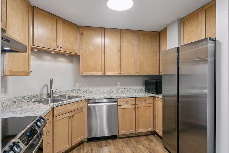 3131 Excelsior Boulevard 212 Property Photo 12