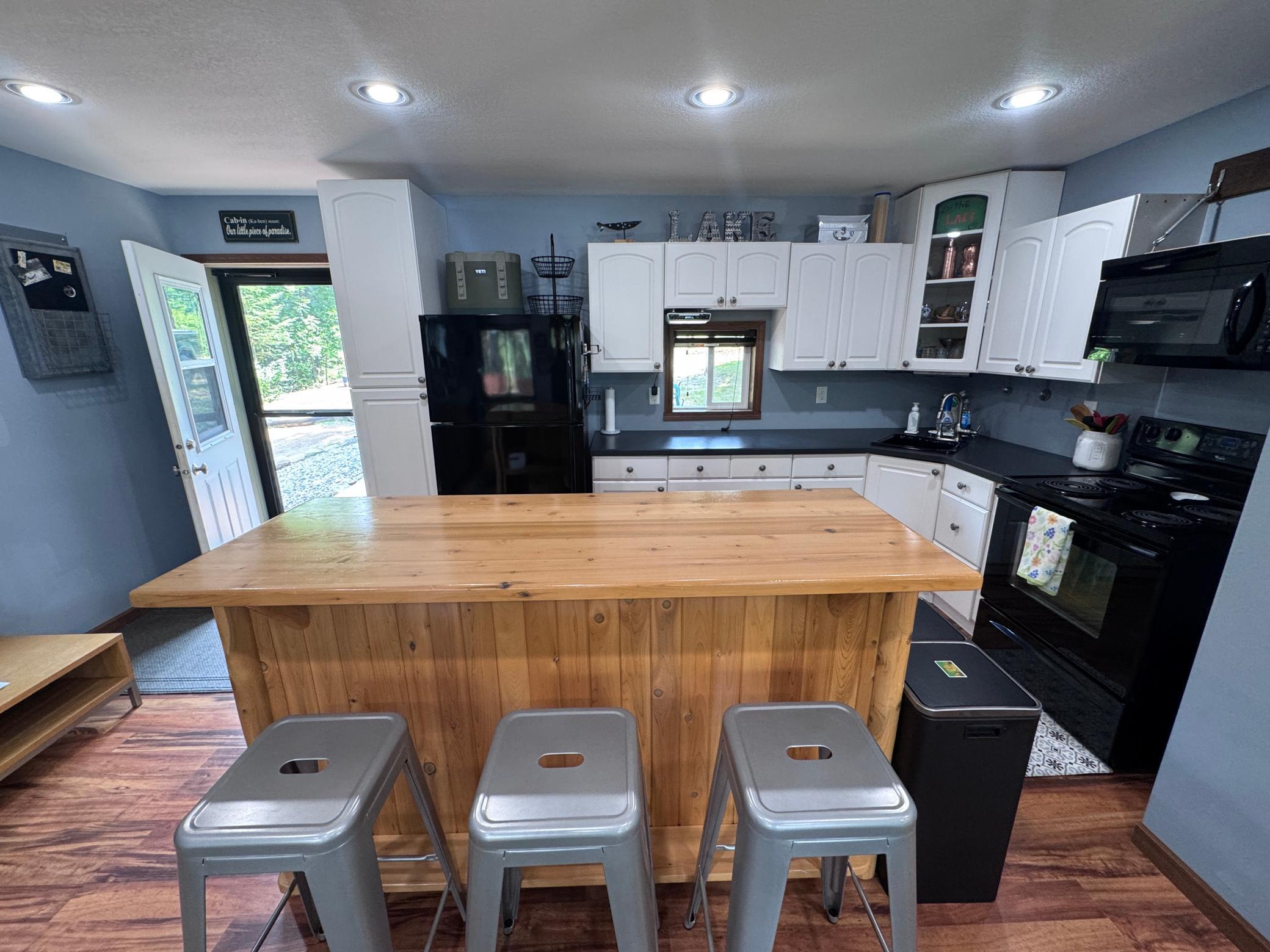 31488 E Round Lake Road Property Photo 7