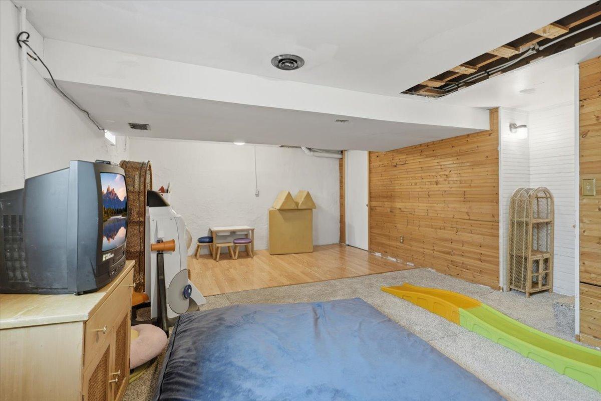 825 1st Avenue Property Photo 18