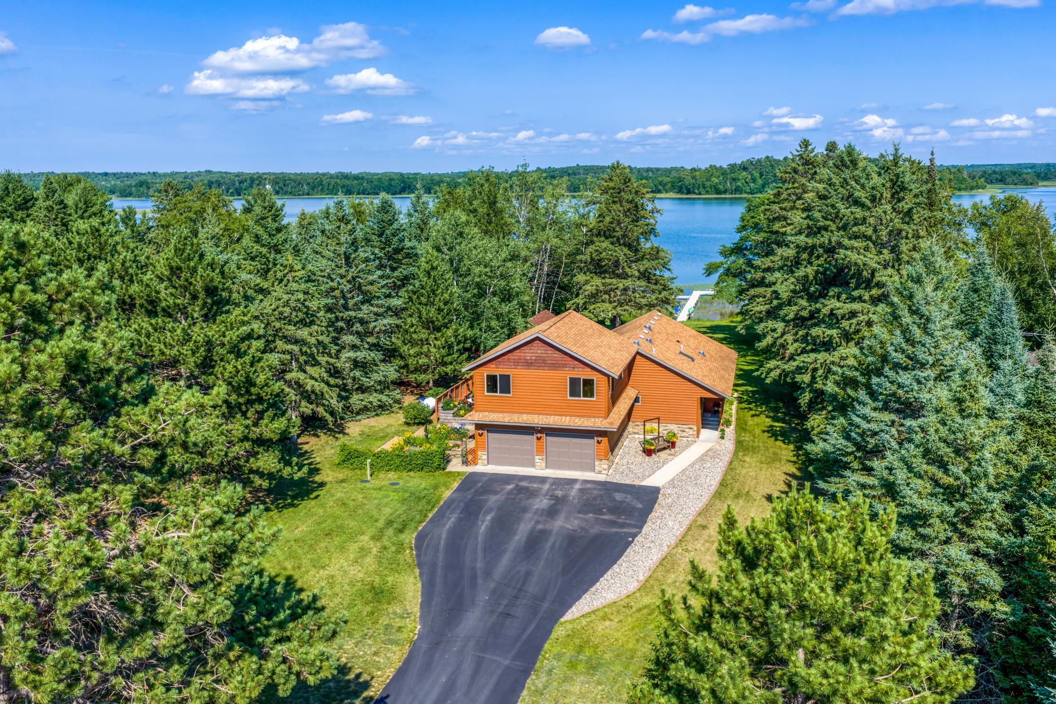 16960 Skyview Drive Nw Property Photo 4