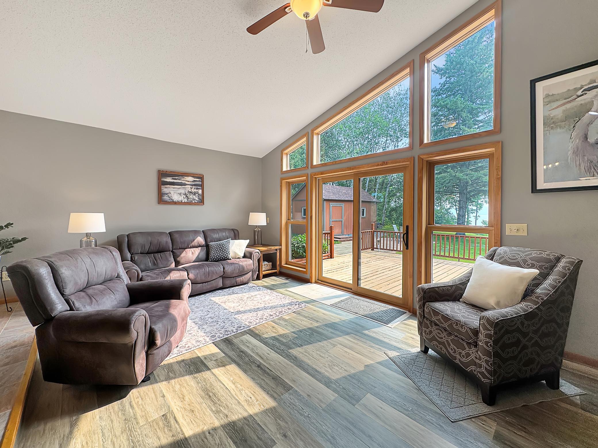 16960 Skyview Drive Nw Property Photo 6