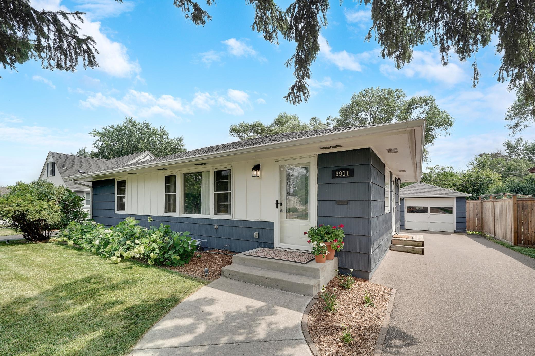 6911 W 24th Street Property Photo 1