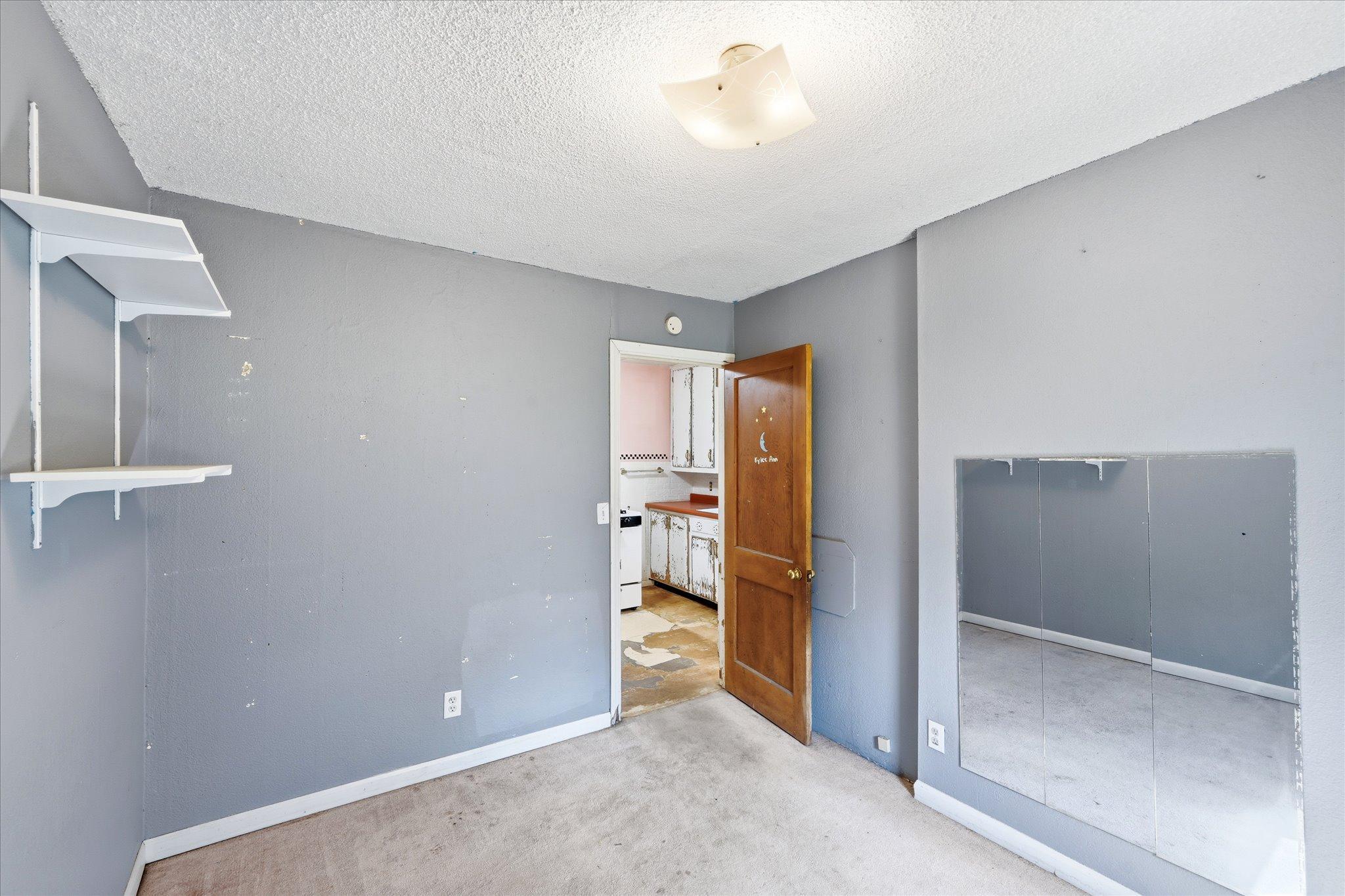 12212 283rd Avenue Property Photo 8