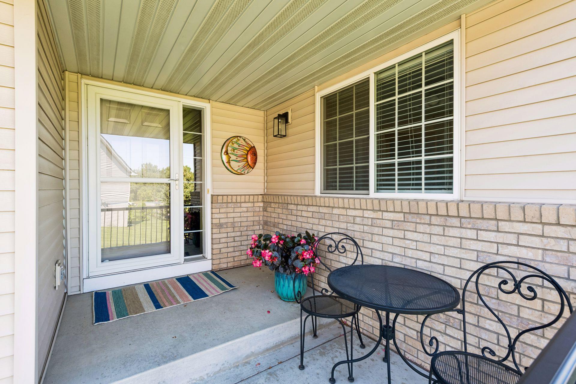 1851 Lakeridge Way Property Photo 6