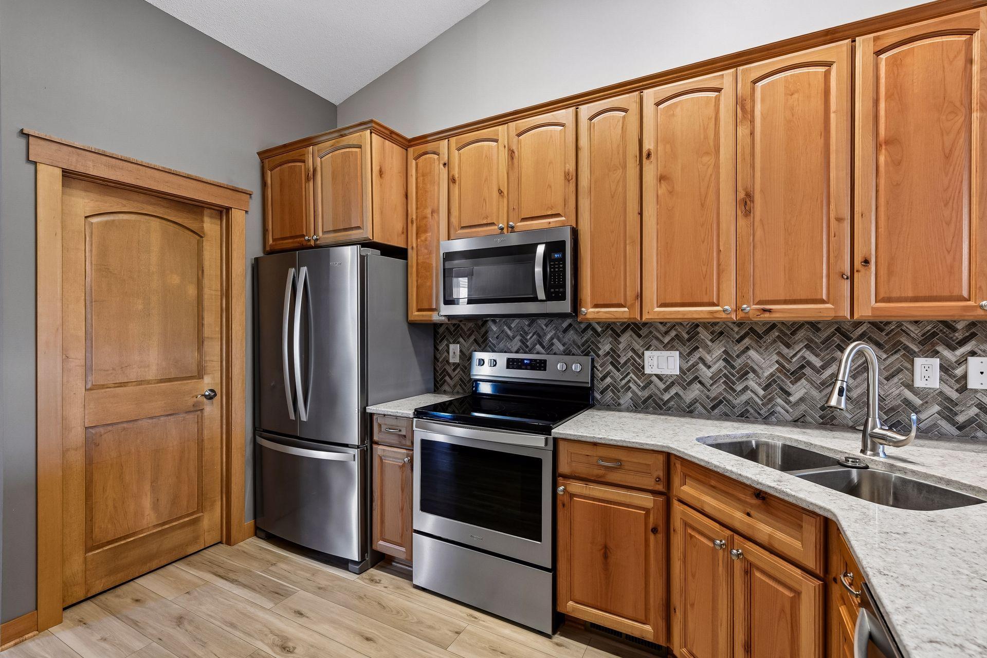 1851 Lakeridge Way Property Photo 13