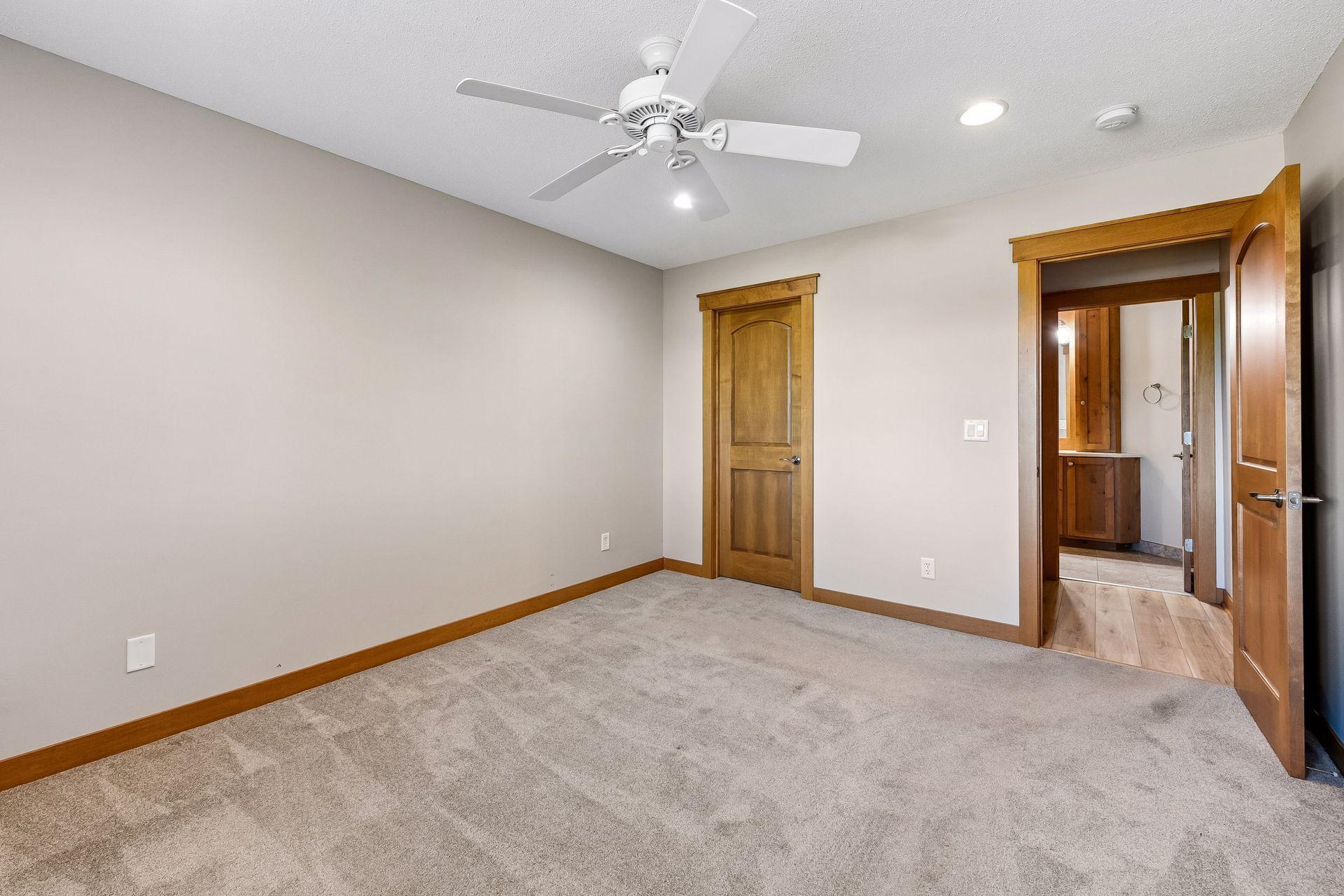 1851 Lakeridge Way Property Photo 24