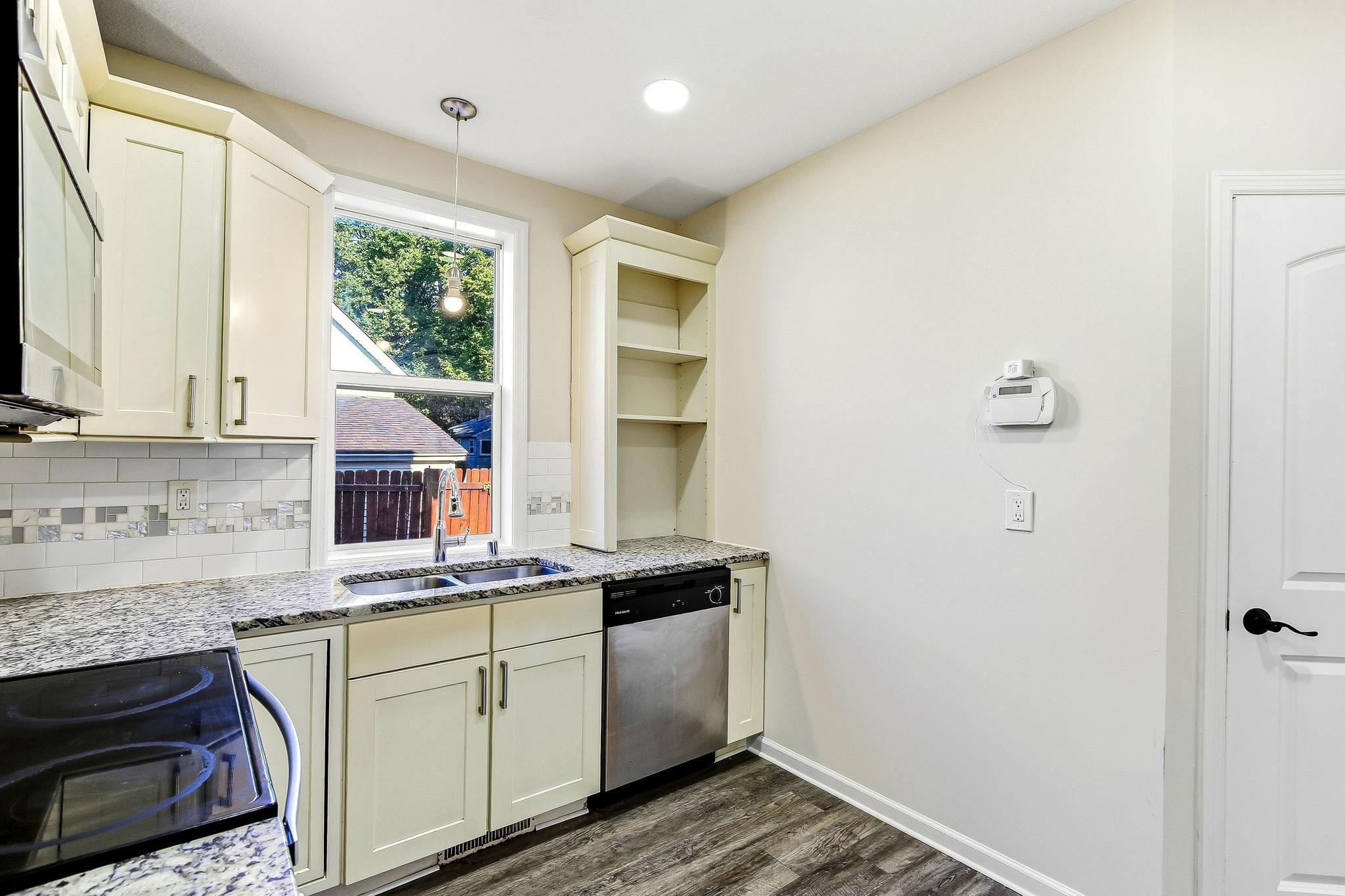 941 Cypress Street Property Photo 4