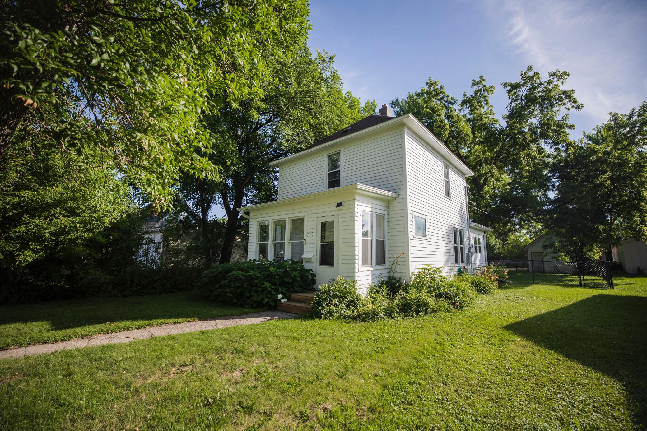 716 Lyndale Avenue Property Photo 1