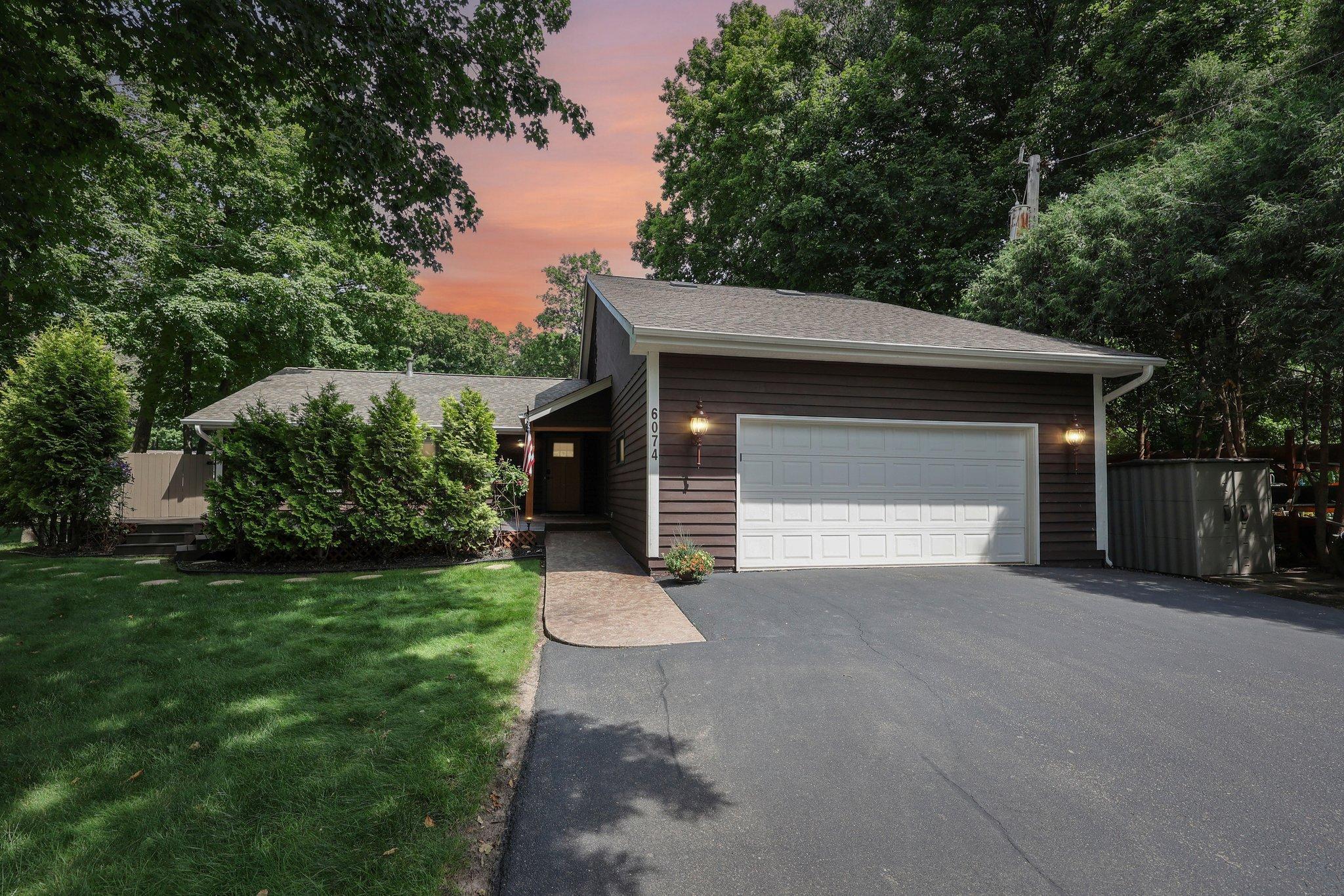 6074 Ridgewood Road Property Photo 1