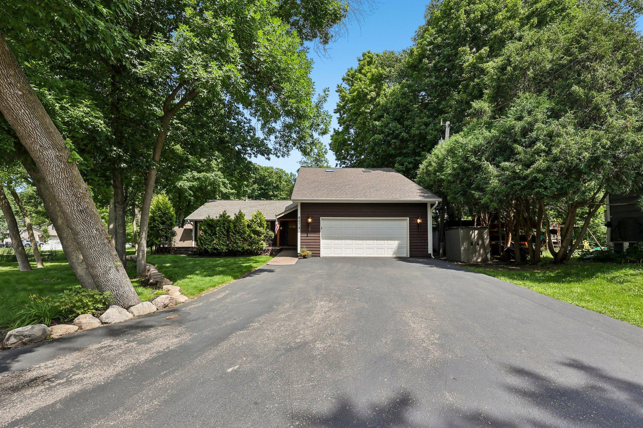 6074 Ridgewood Road Property Photo 3