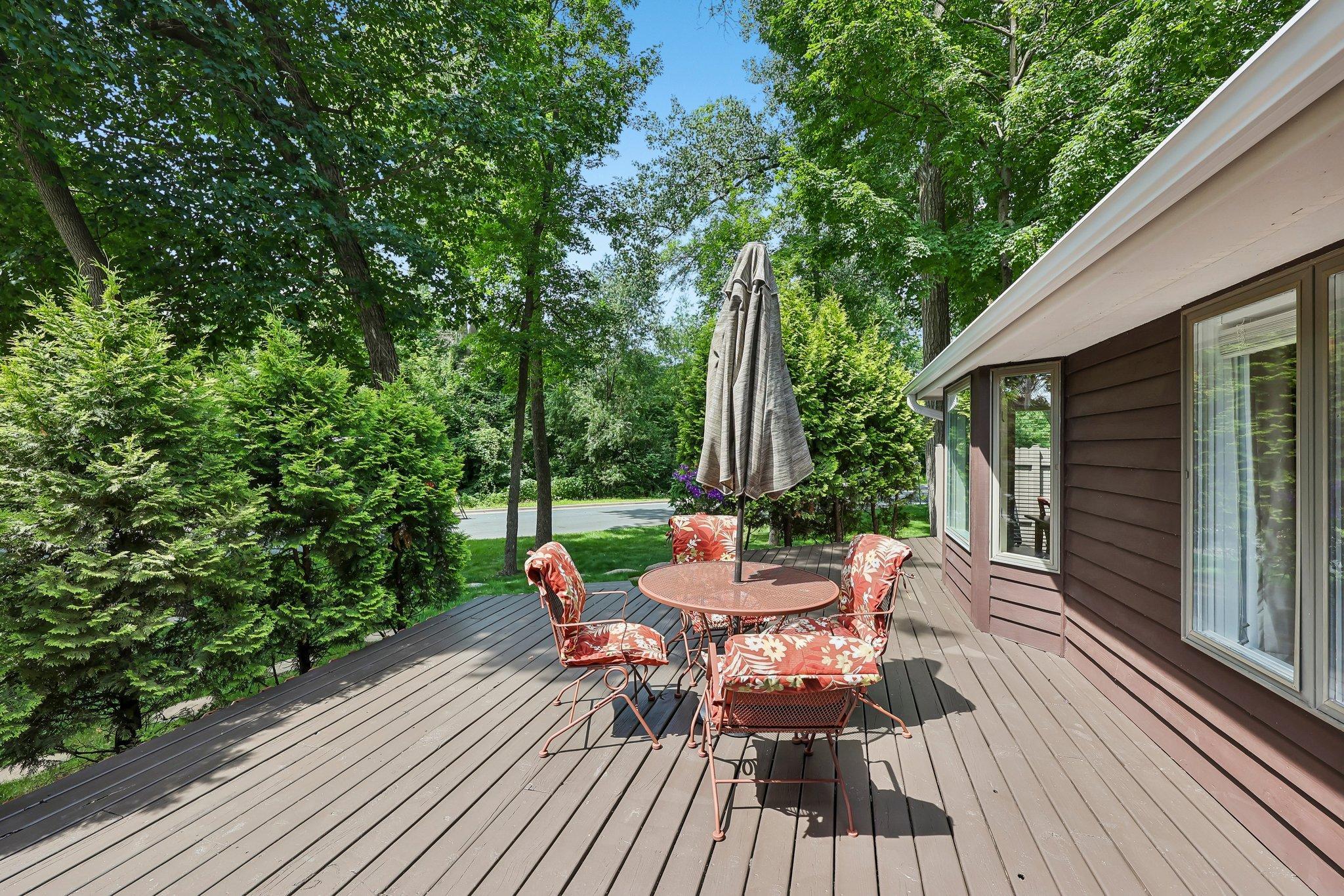 6074 Ridgewood Road Property Photo 5