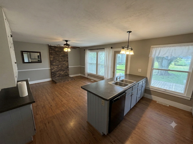 316 Newburg Avenue W Property Photo 10