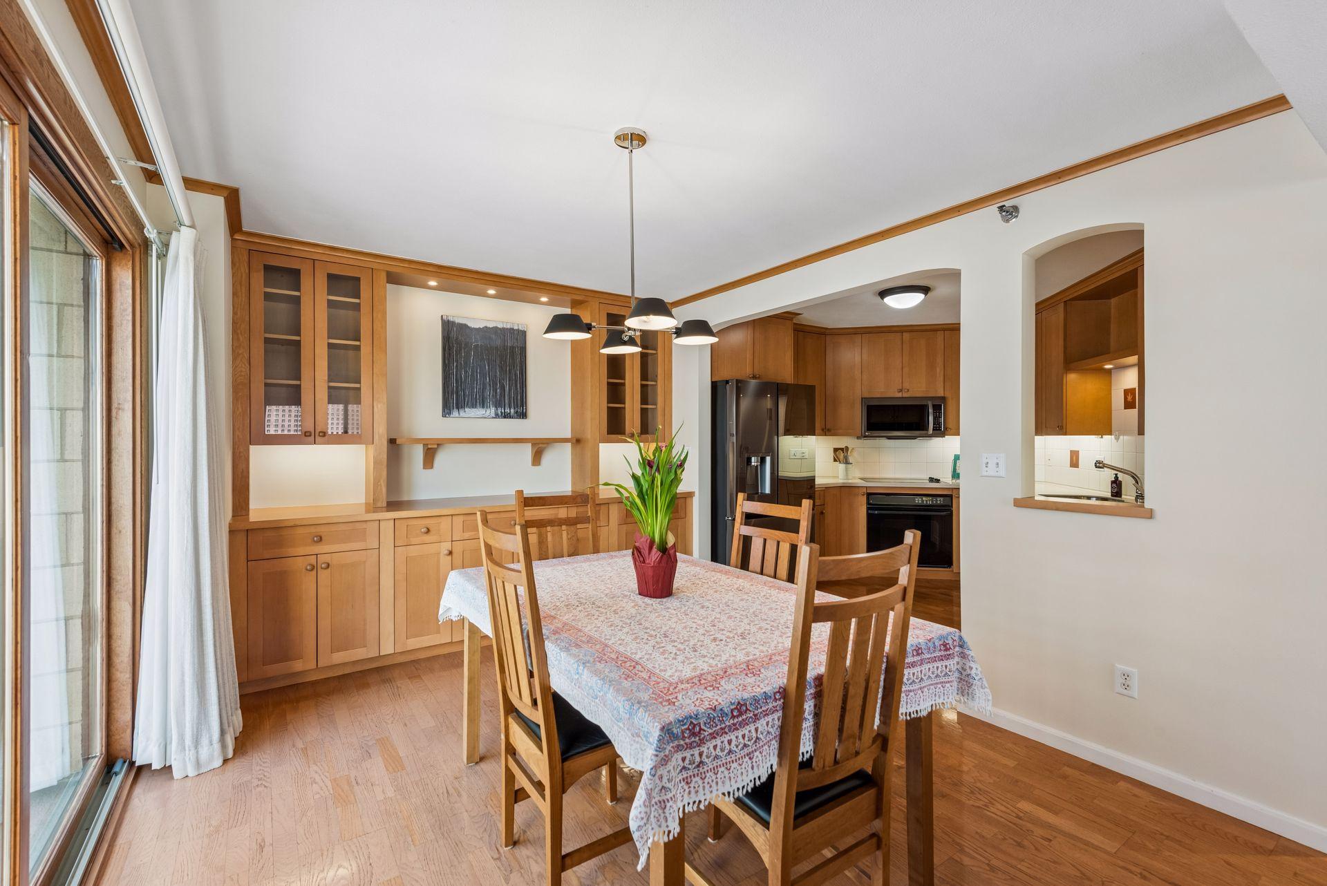 1225 Lasalle Avenue 1307 Property Photo 2