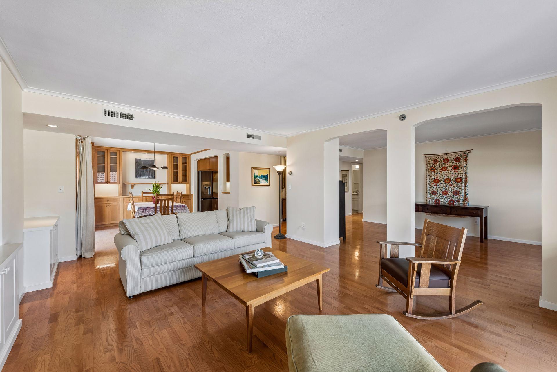 1225 Lasalle Avenue 1307 Property Photo 6