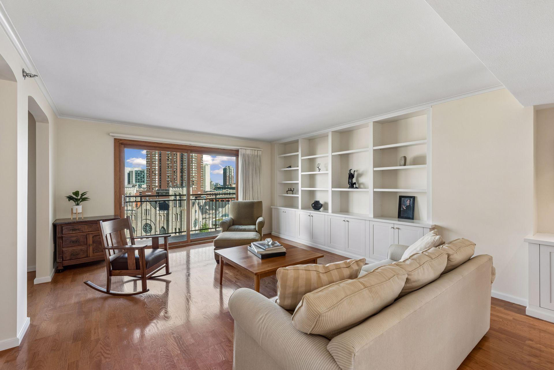 1225 Lasalle Avenue 1307 Property Photo 7
