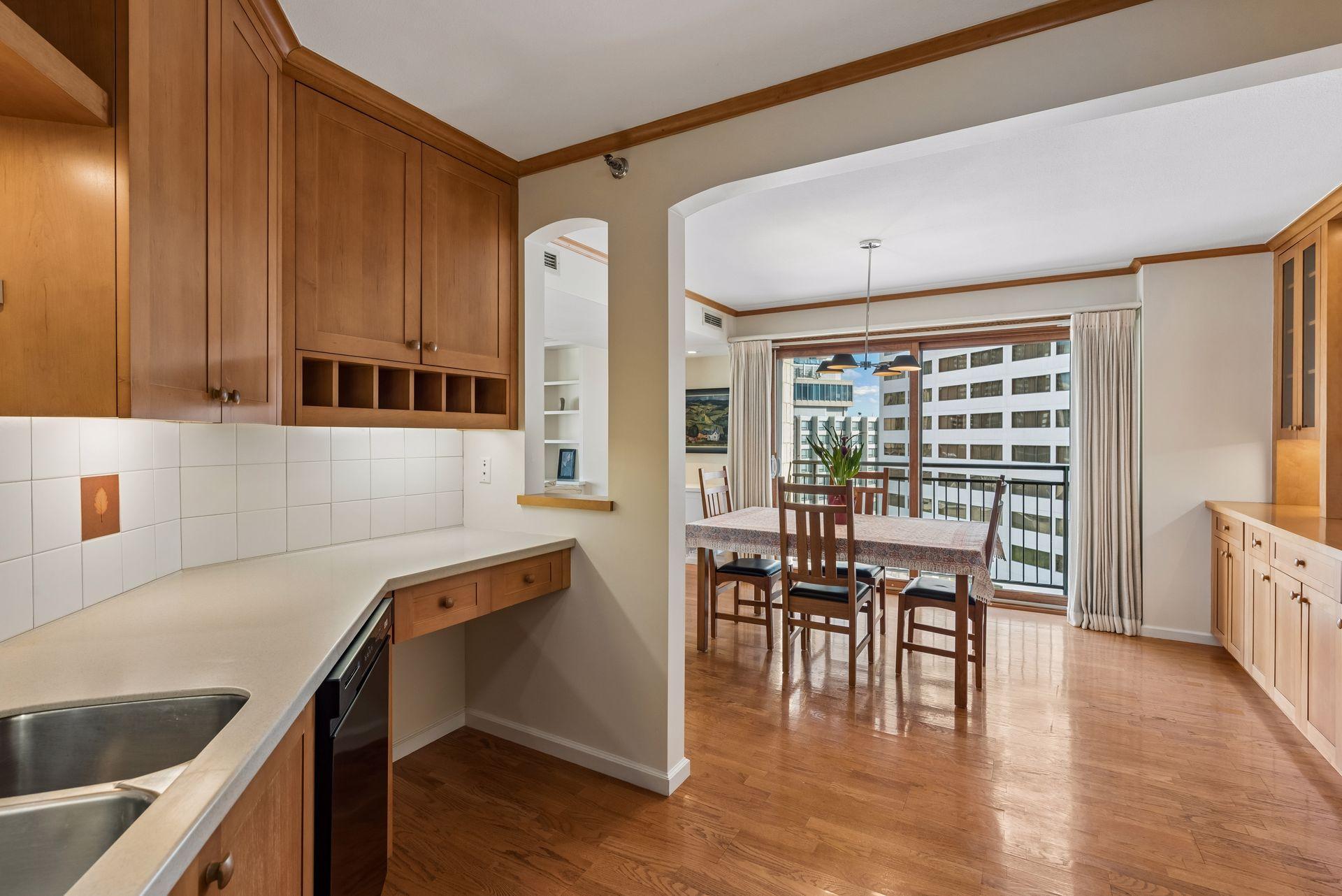 1225 Lasalle Avenue 1307 Property Photo 13