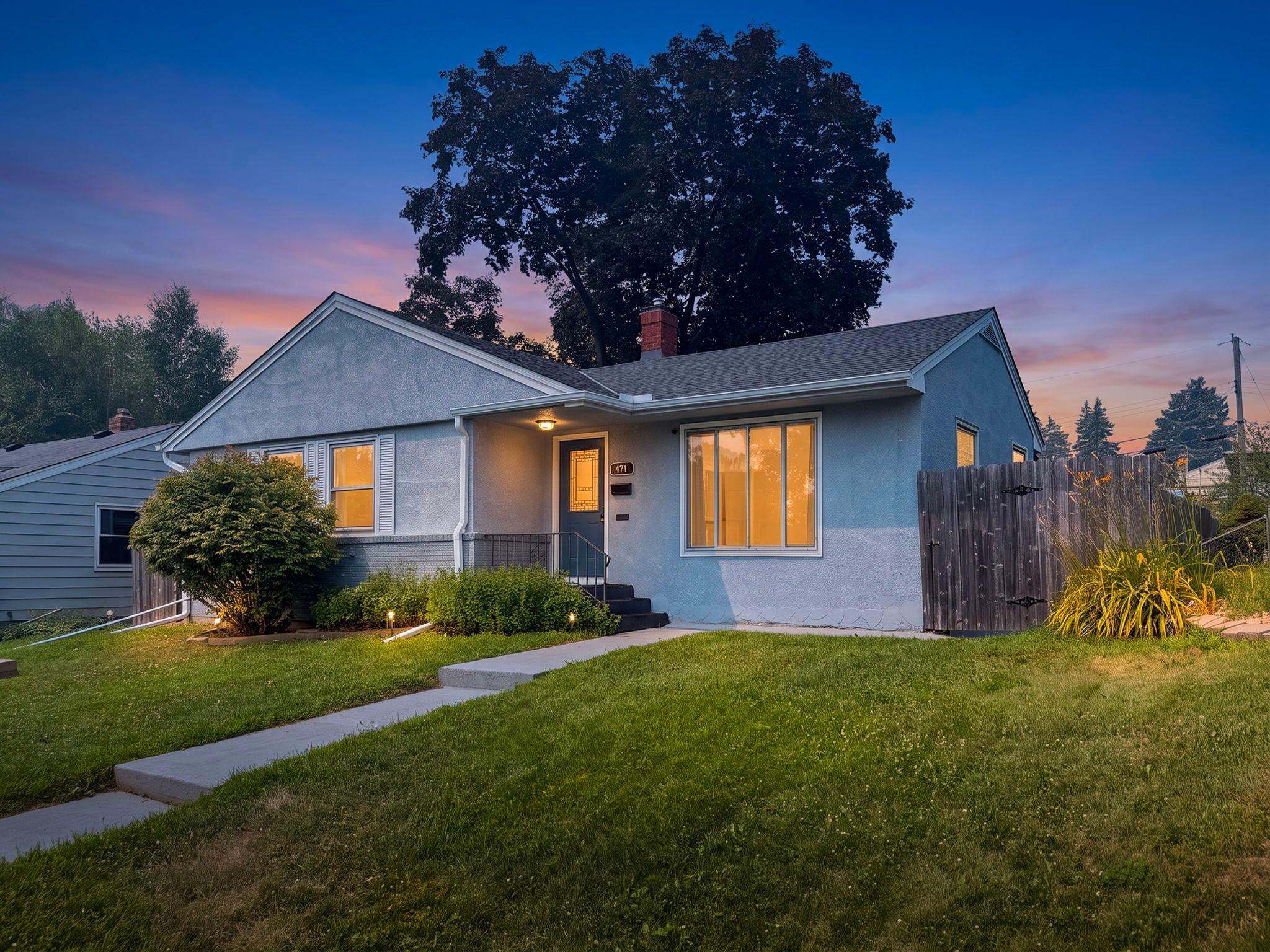 471 White Bear Avenue N Property Photo 1