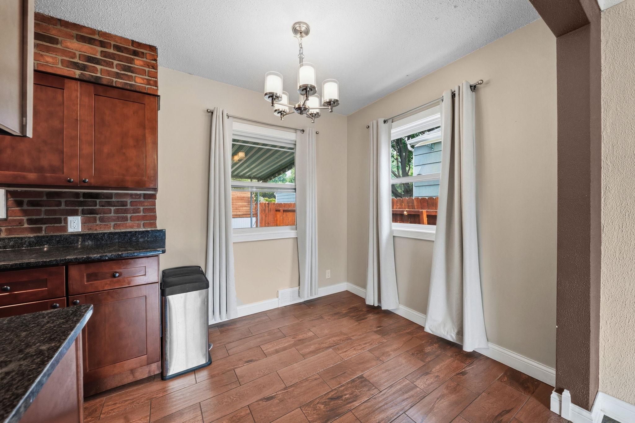 471 White Bear Avenue N Property Photo 2