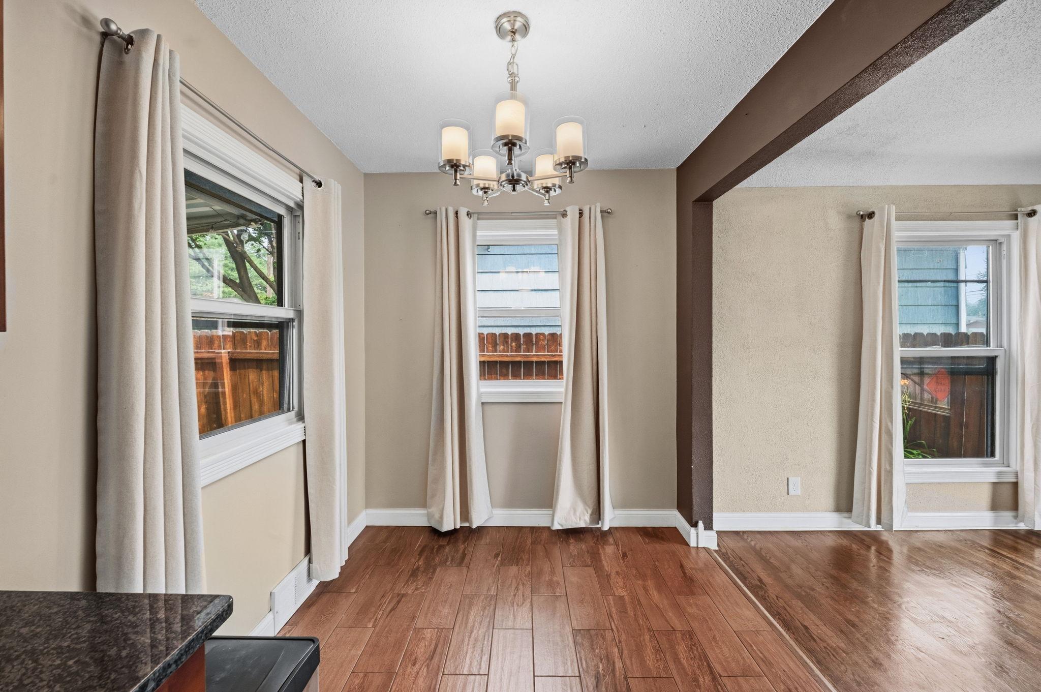471 White Bear Avenue N Property Photo 4