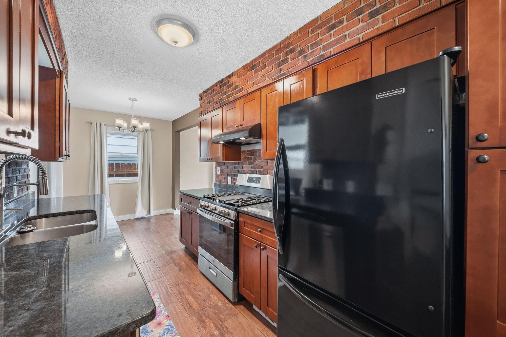 471 White Bear Avenue N Property Photo 6