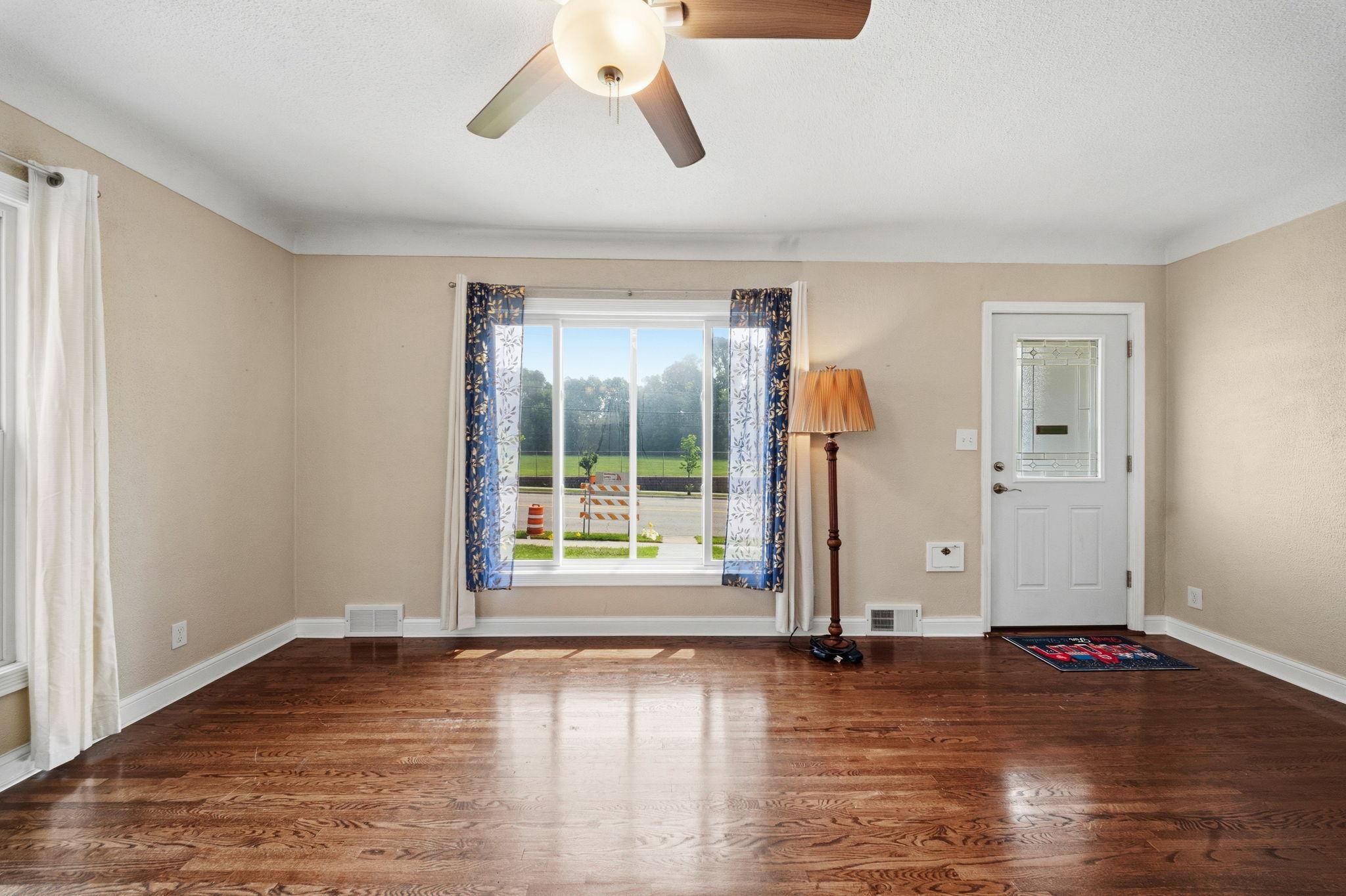 471 White Bear Avenue N Property Photo 13