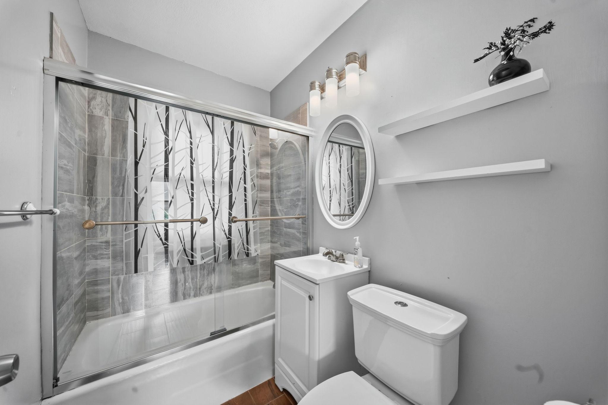 471 White Bear Avenue N Property Photo 24