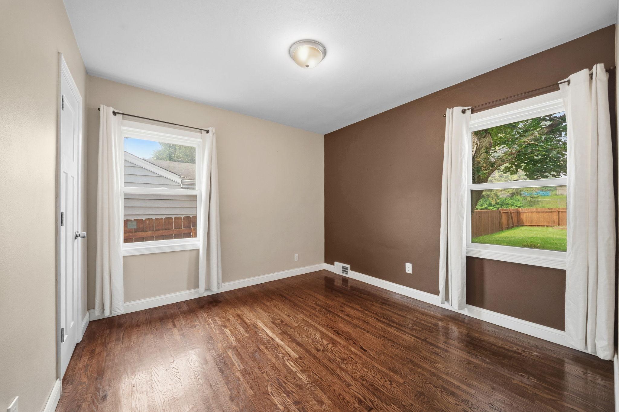 471 White Bear Avenue N Property Photo 26