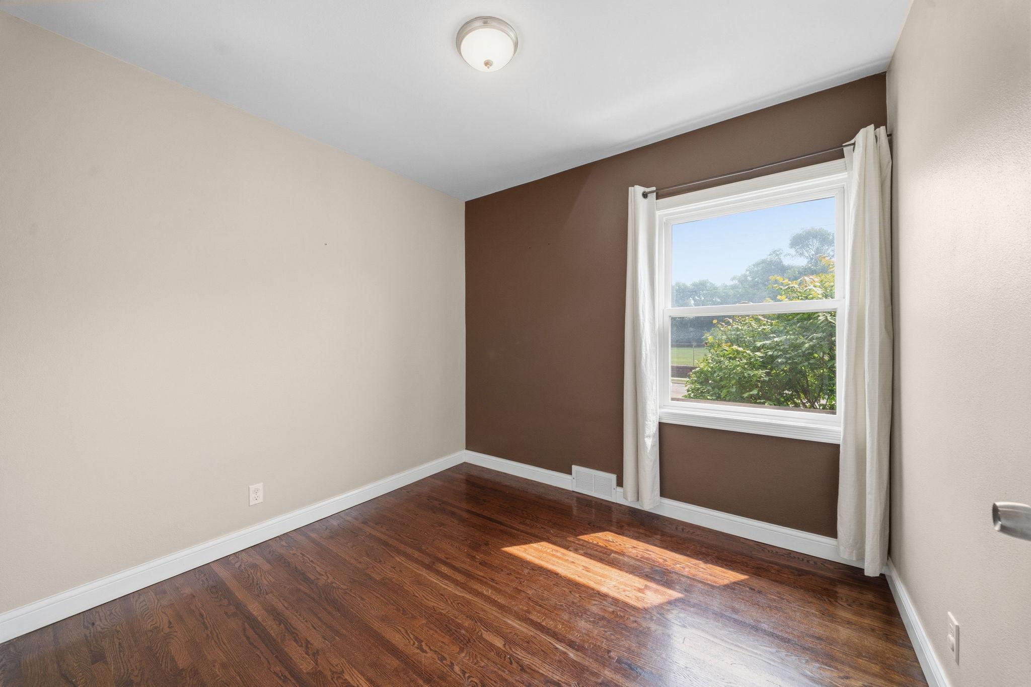 471 White Bear Avenue N Property Photo 27