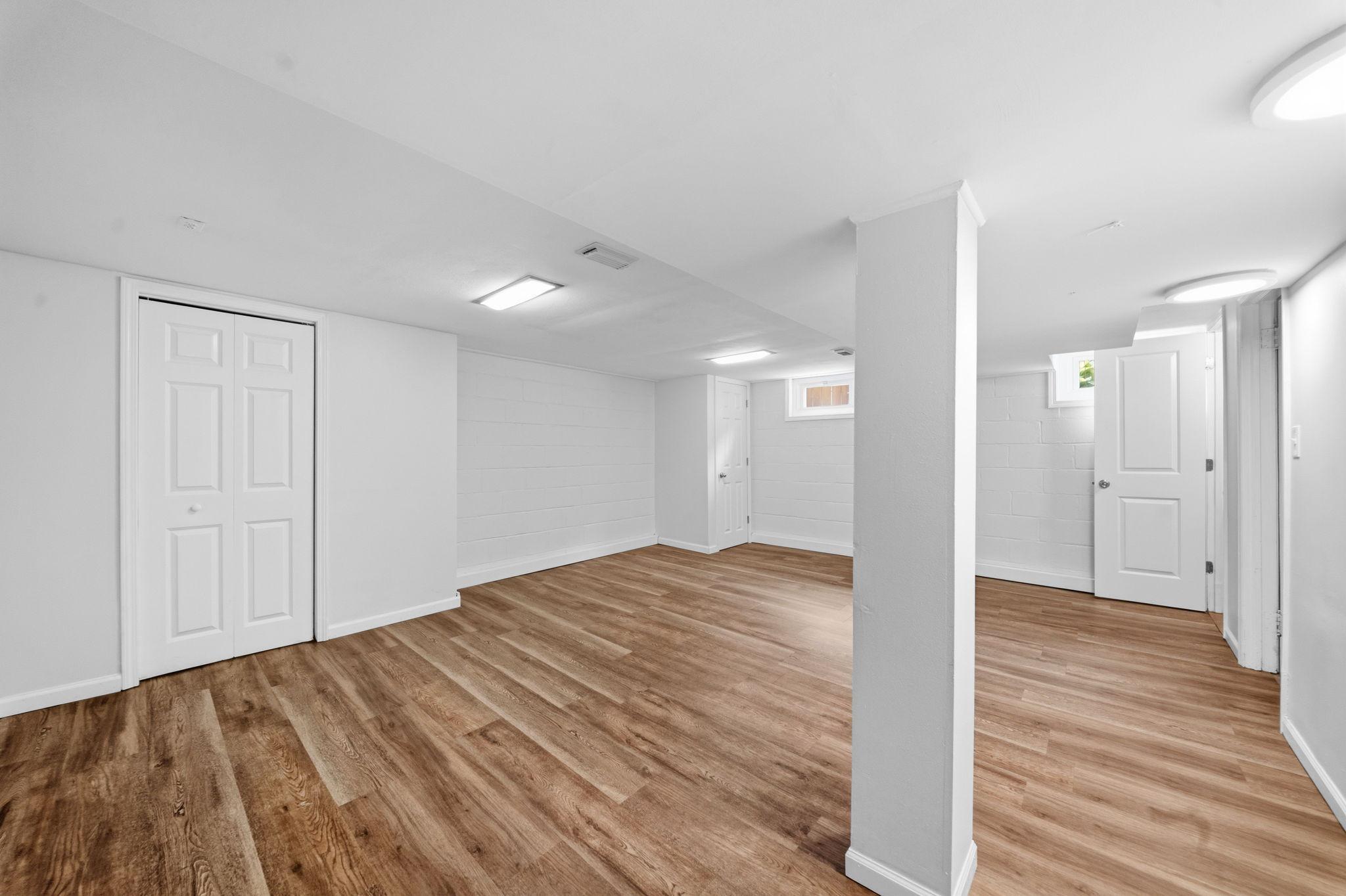 471 White Bear Avenue N Property Photo 31