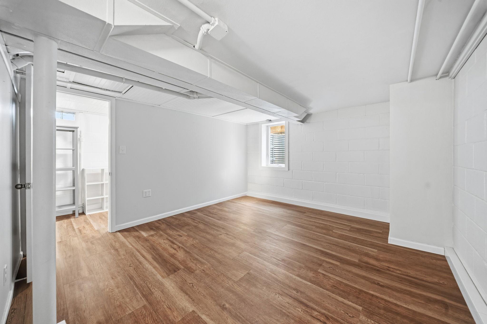 471 White Bear Avenue N Property Photo 34