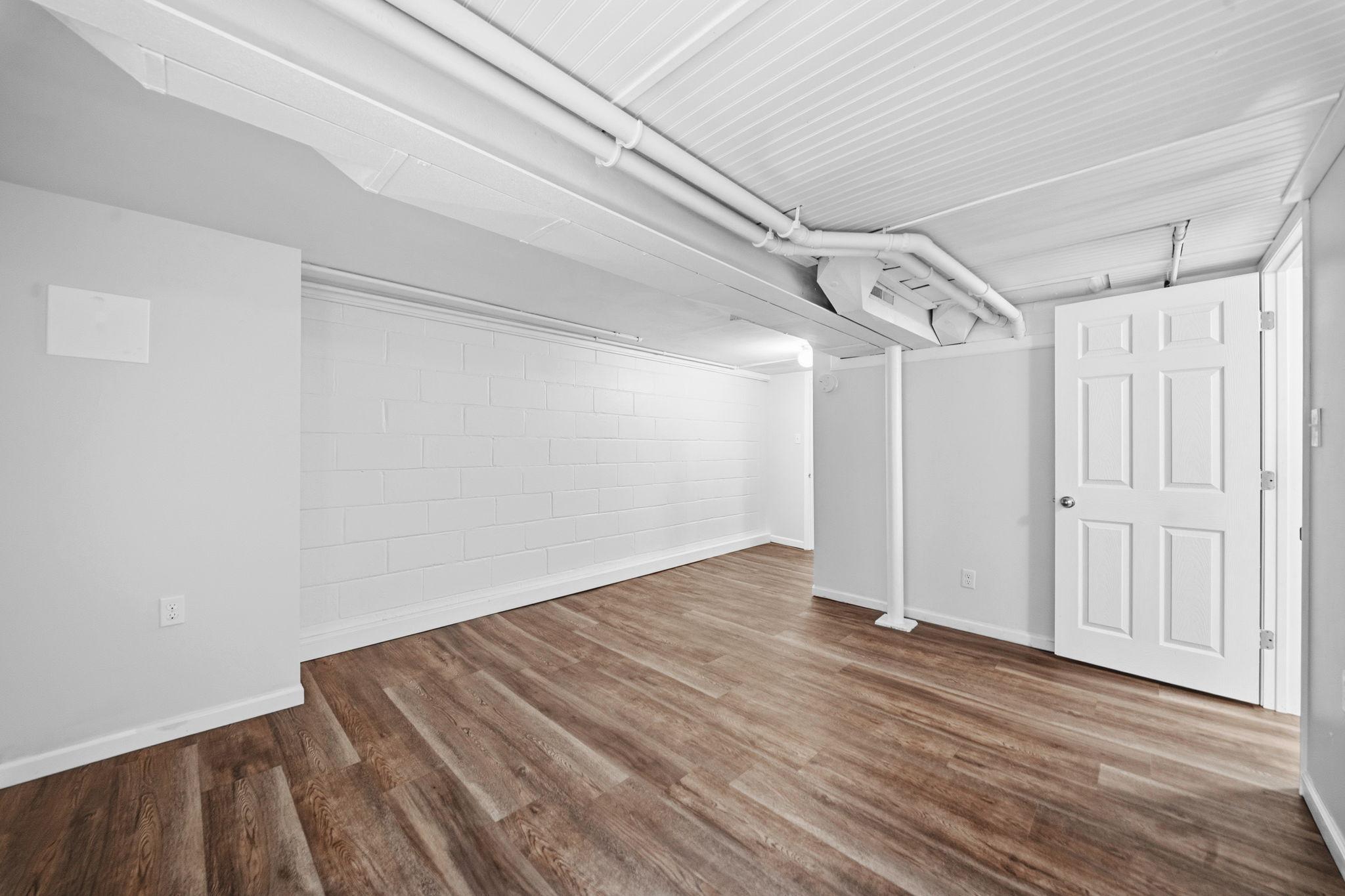 471 White Bear Avenue N Property Photo 35
