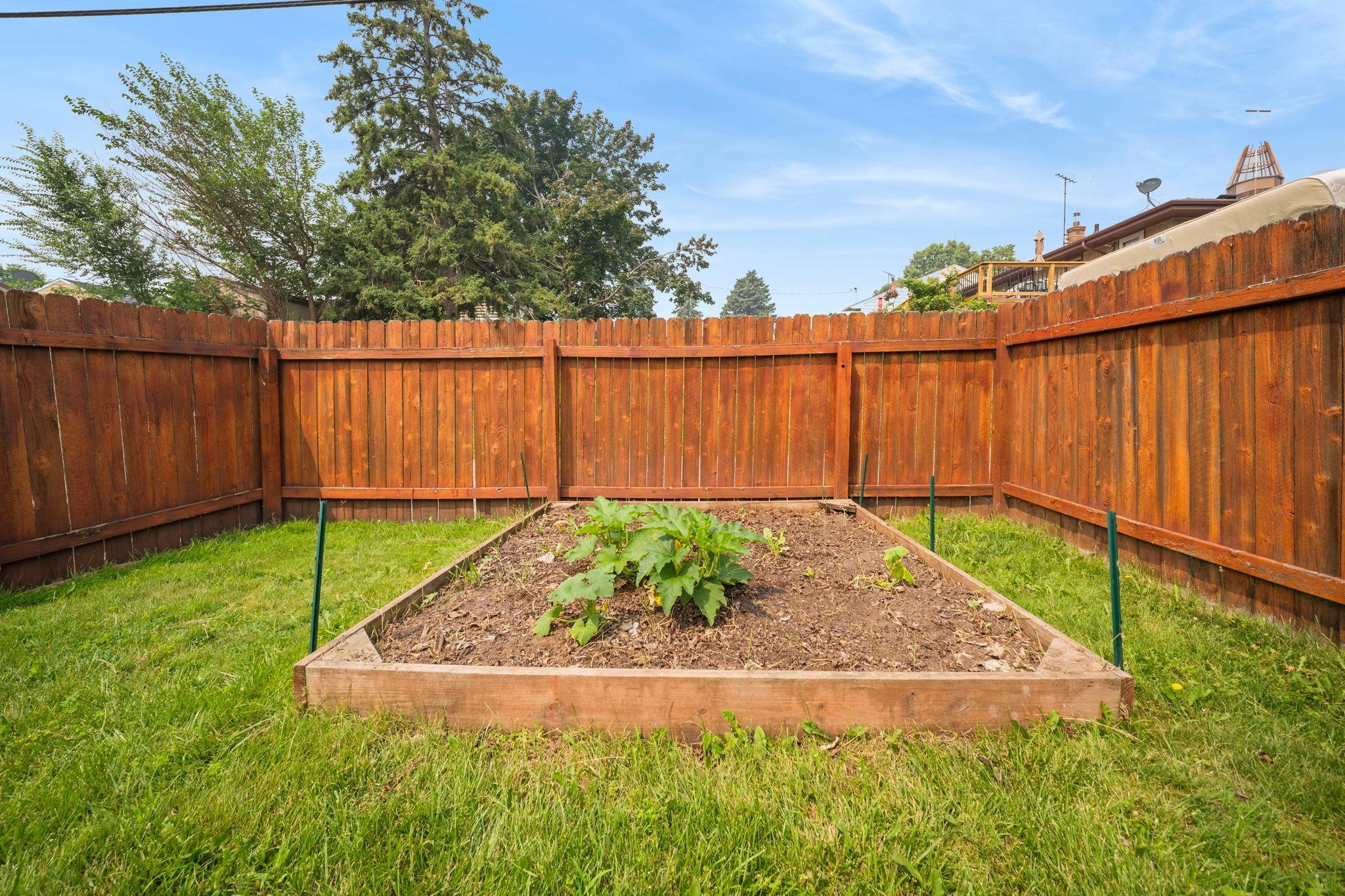 471 White Bear Avenue N Property Photo 45