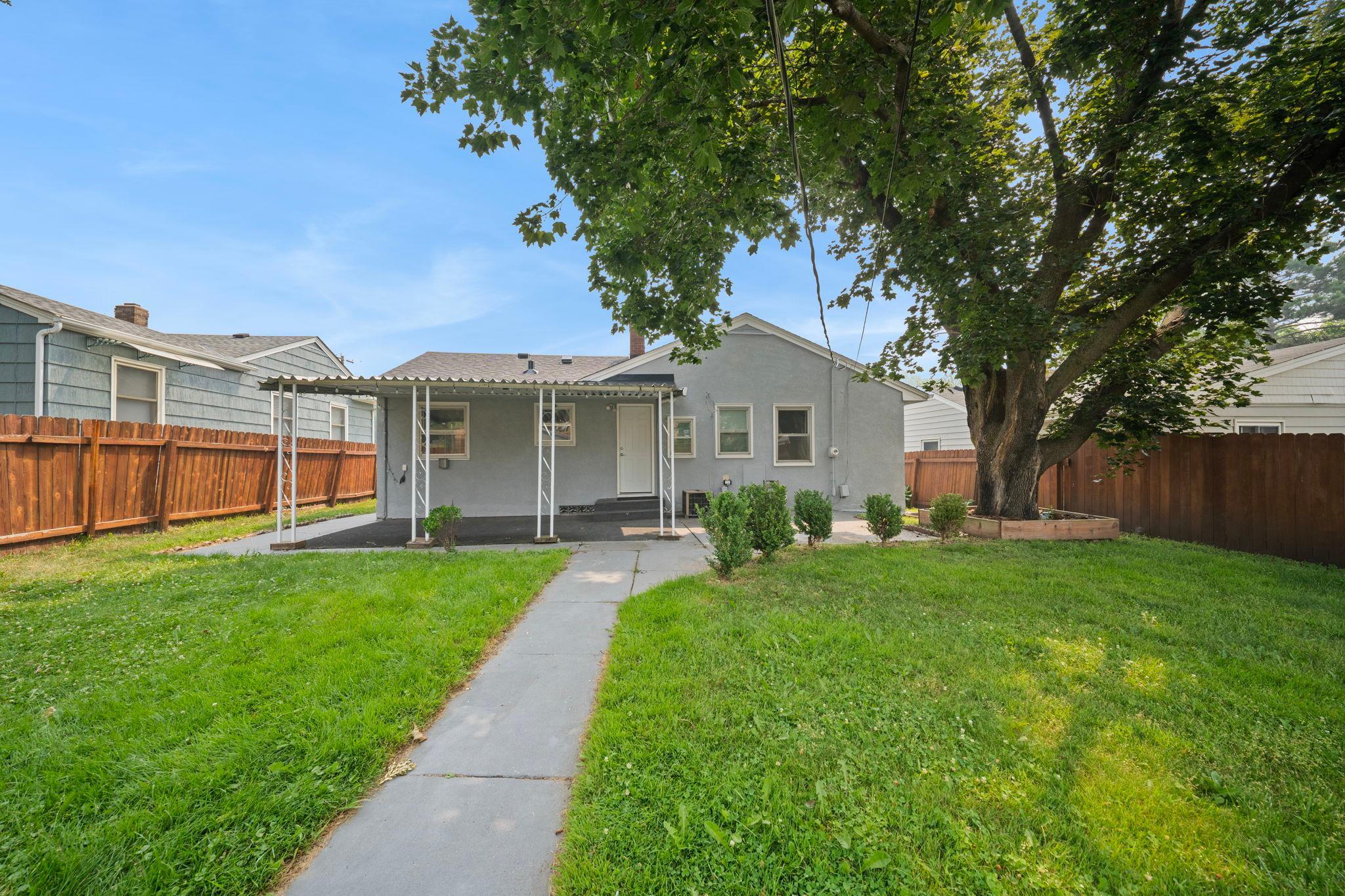 471 White Bear Avenue N Property Photo 47