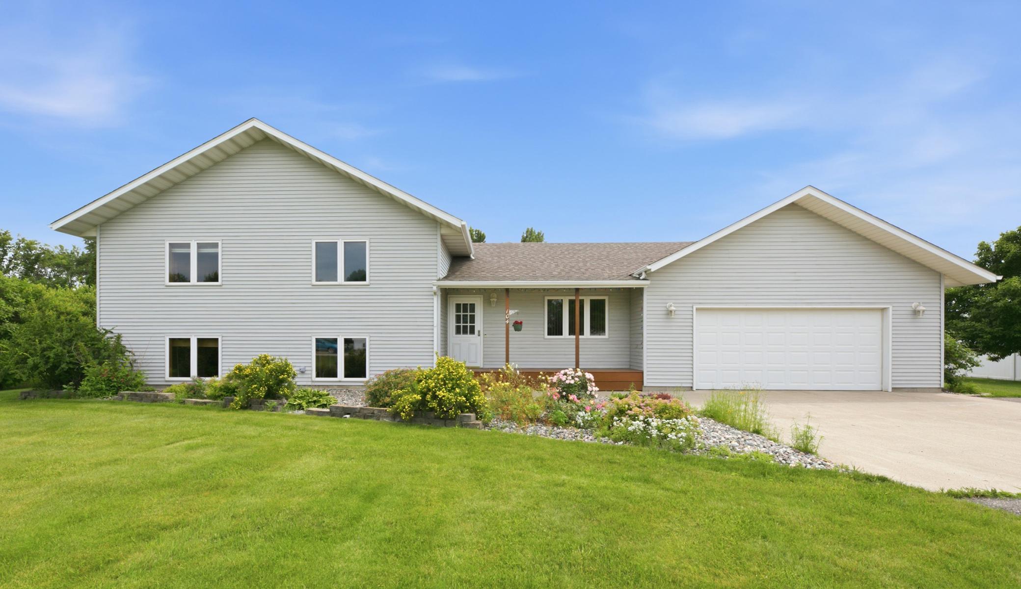 104 Golden Spike Road Property Photo 2