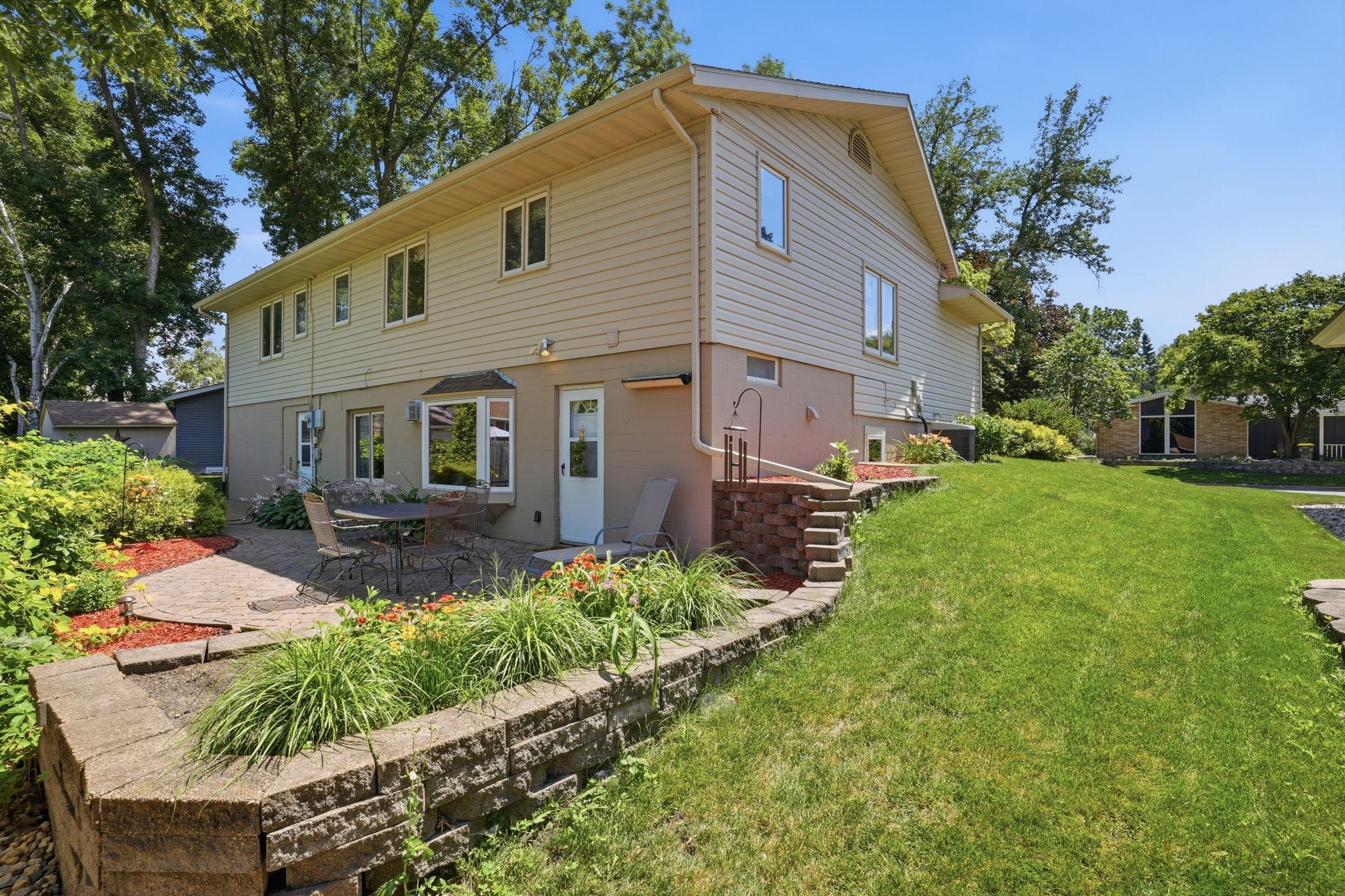 920 Meadow Lane Property Photo 6