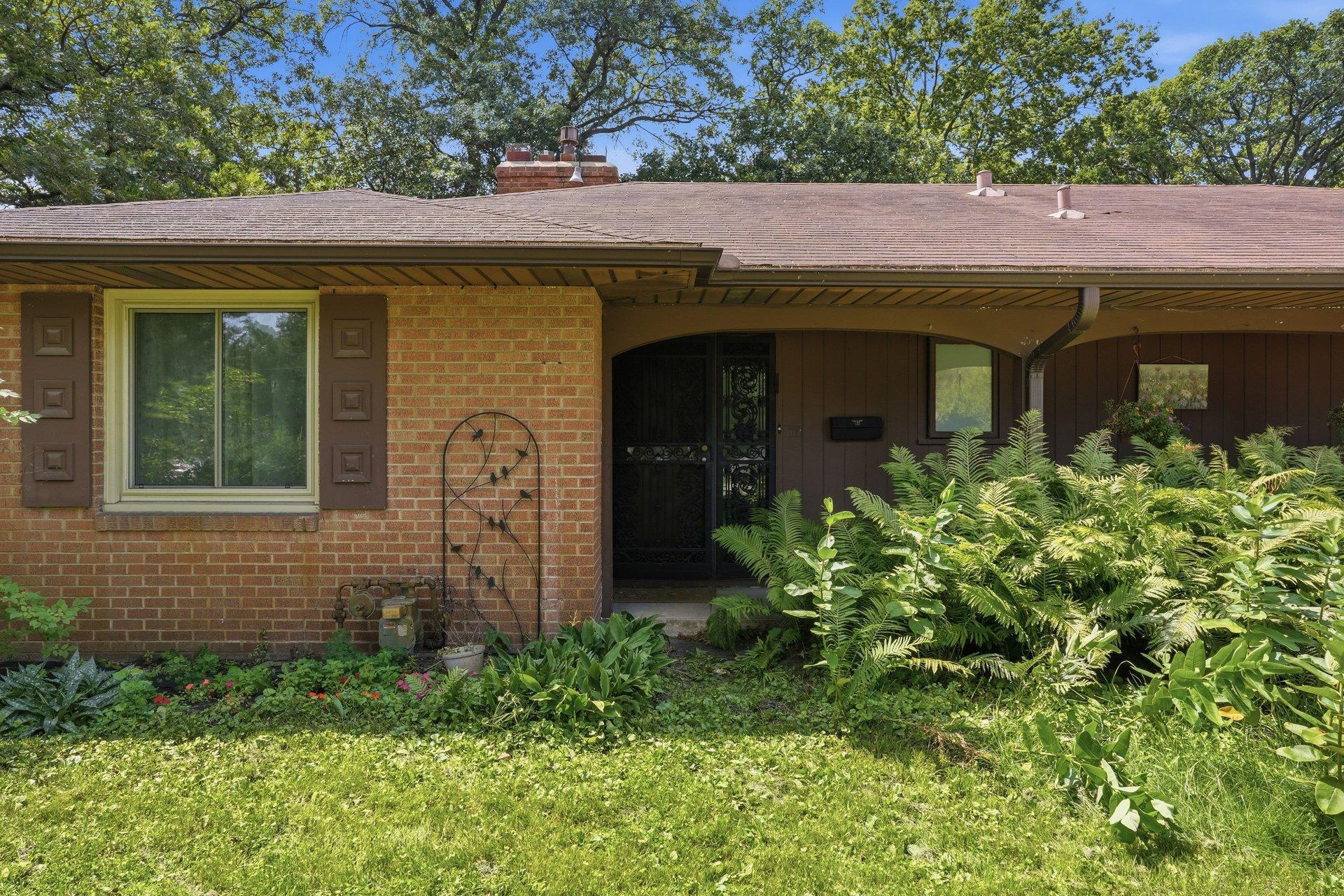 5433 Twin Lake Boulevard E Property Photo 2