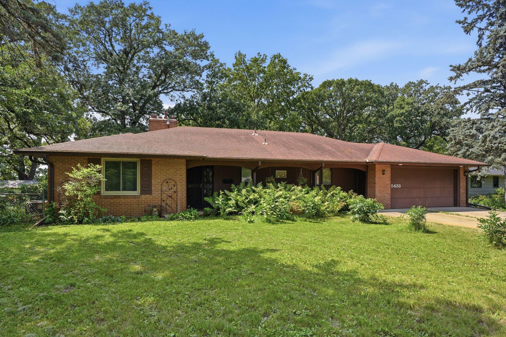 5433 Twin Lake Boulevard E Property Photo 4
