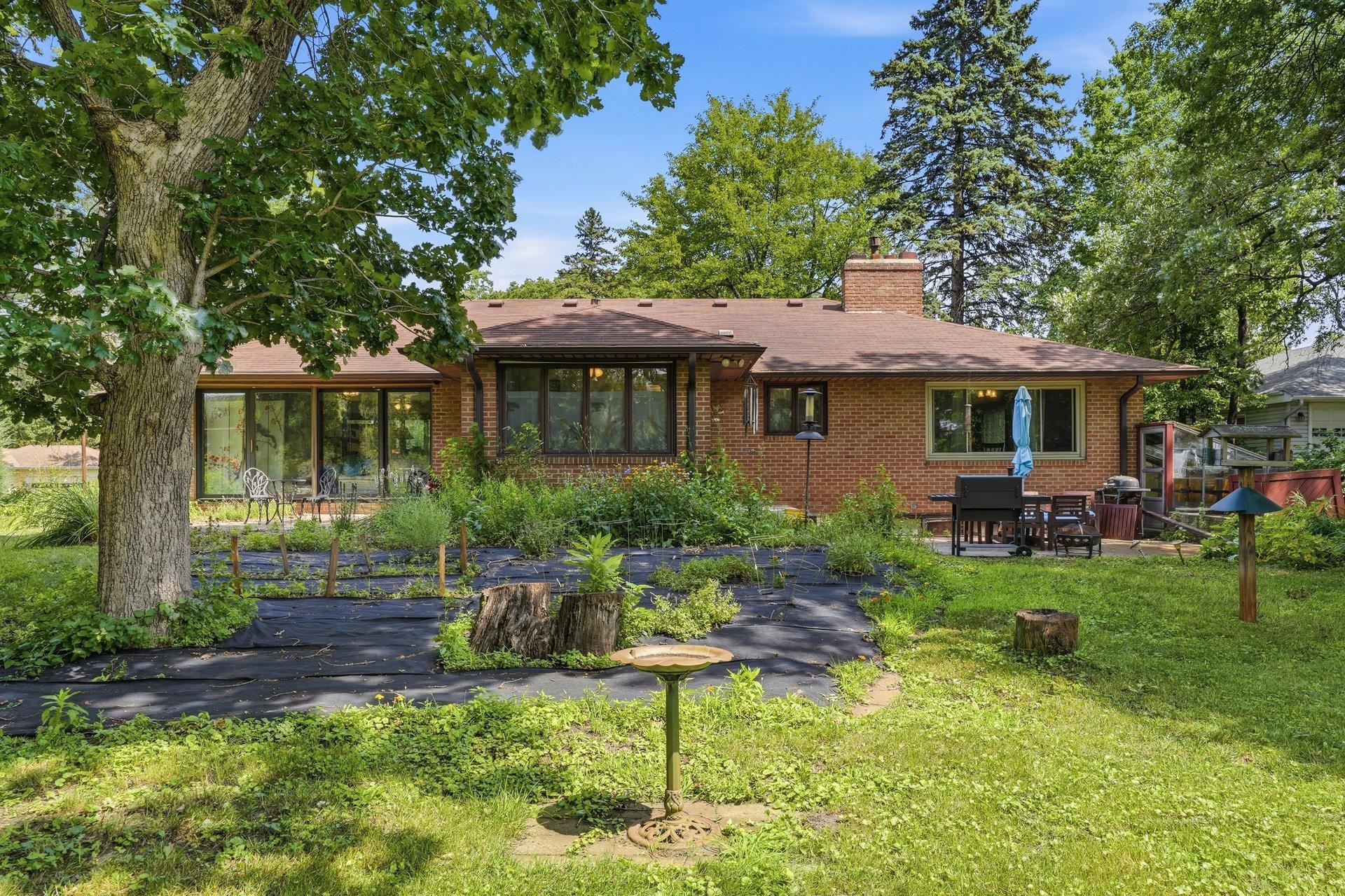 5433 Twin Lake Boulevard E Property Photo 9