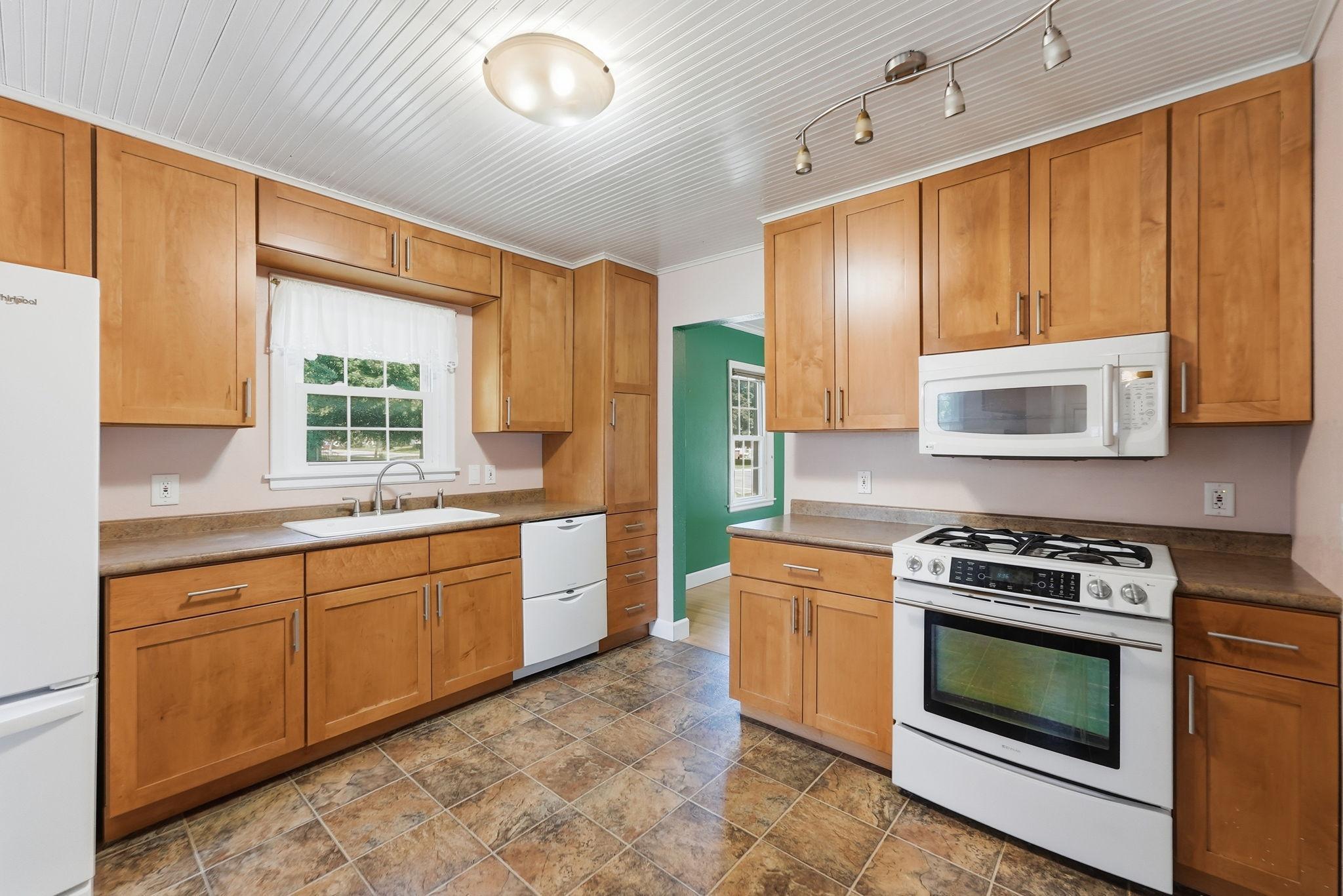 1002 Cedar Street Property Photo 12