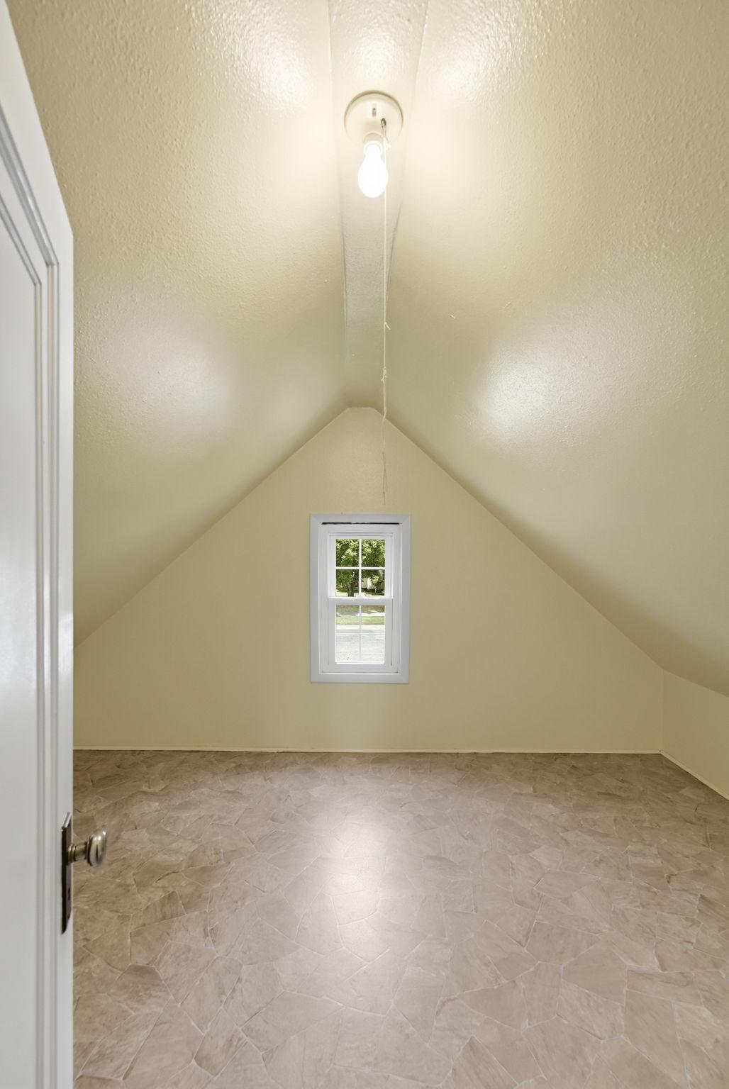 1002 Cedar Street Property Photo 28