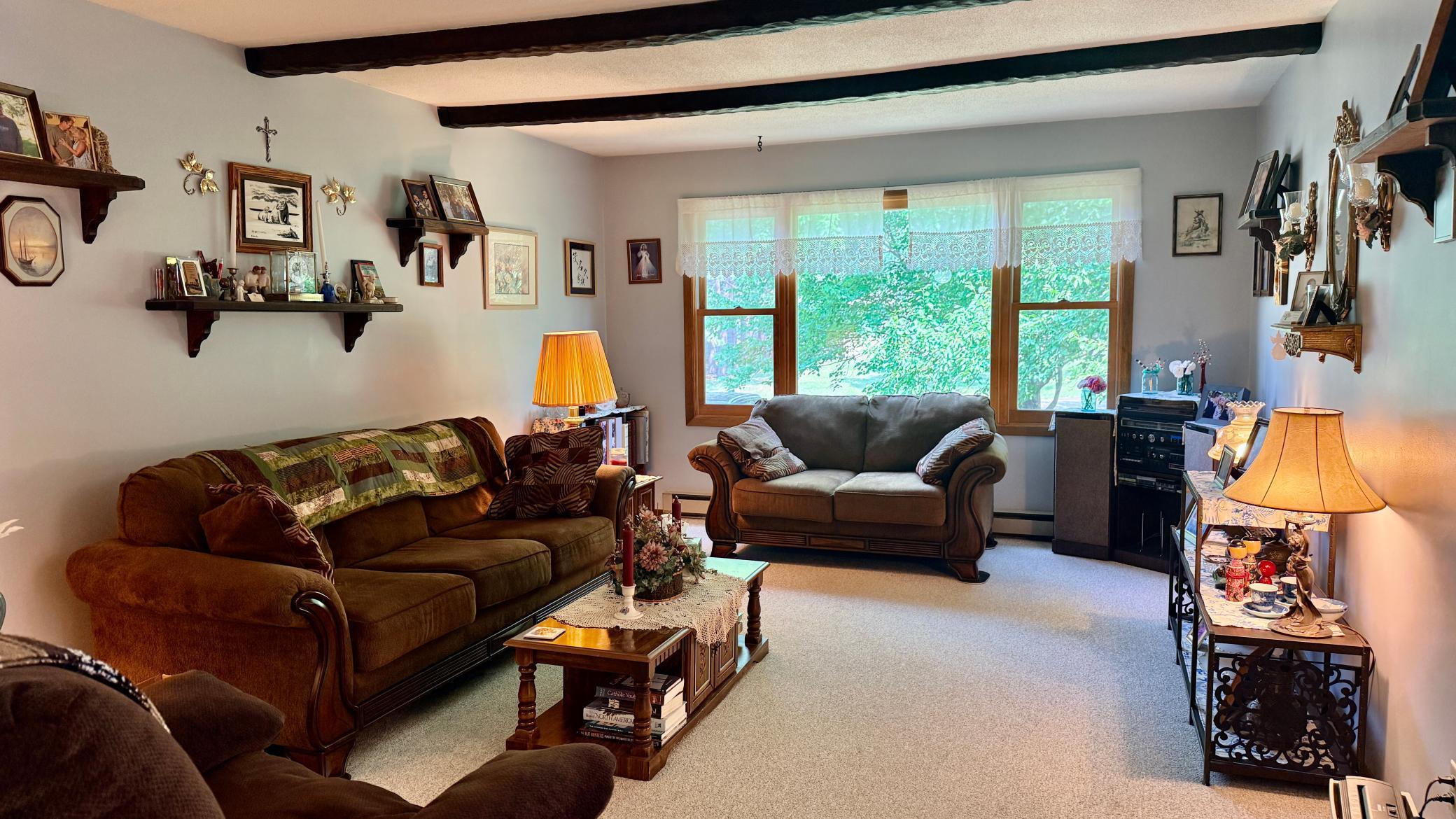 16038 Discovery Circle Property Photo 4