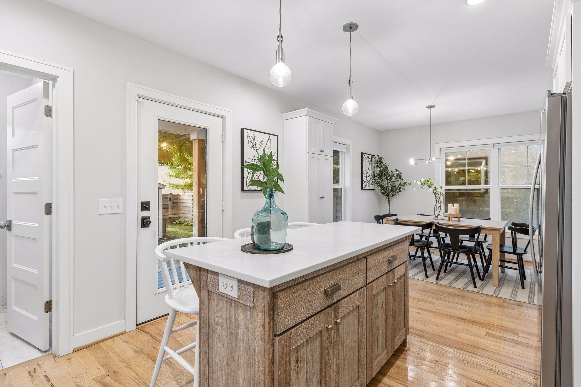 1407 Monroe Street Ne Property Photo 10