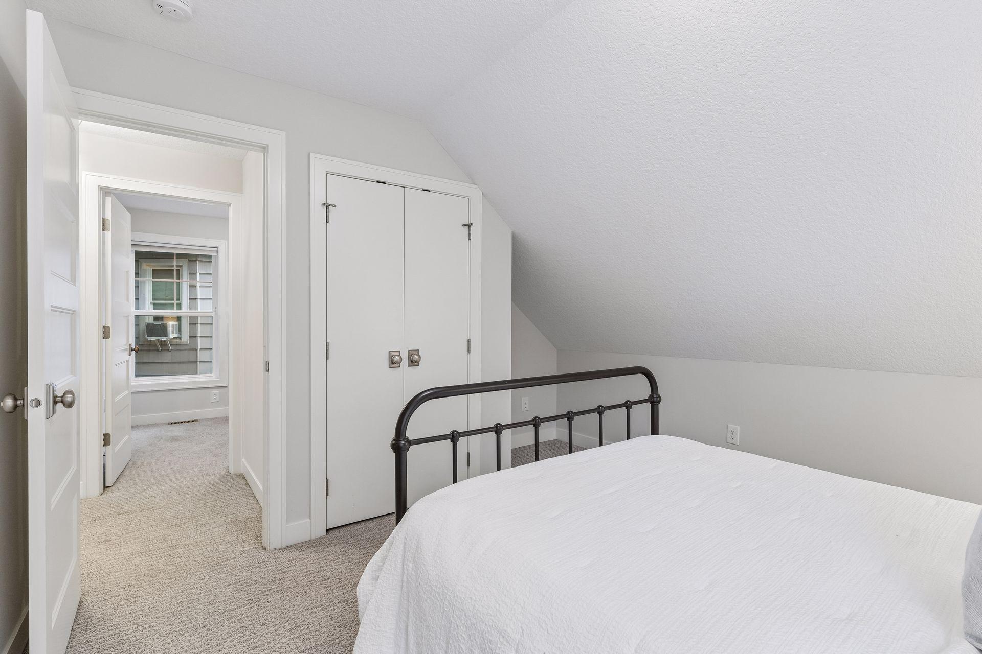 1407 Monroe Street Ne Property Photo 16