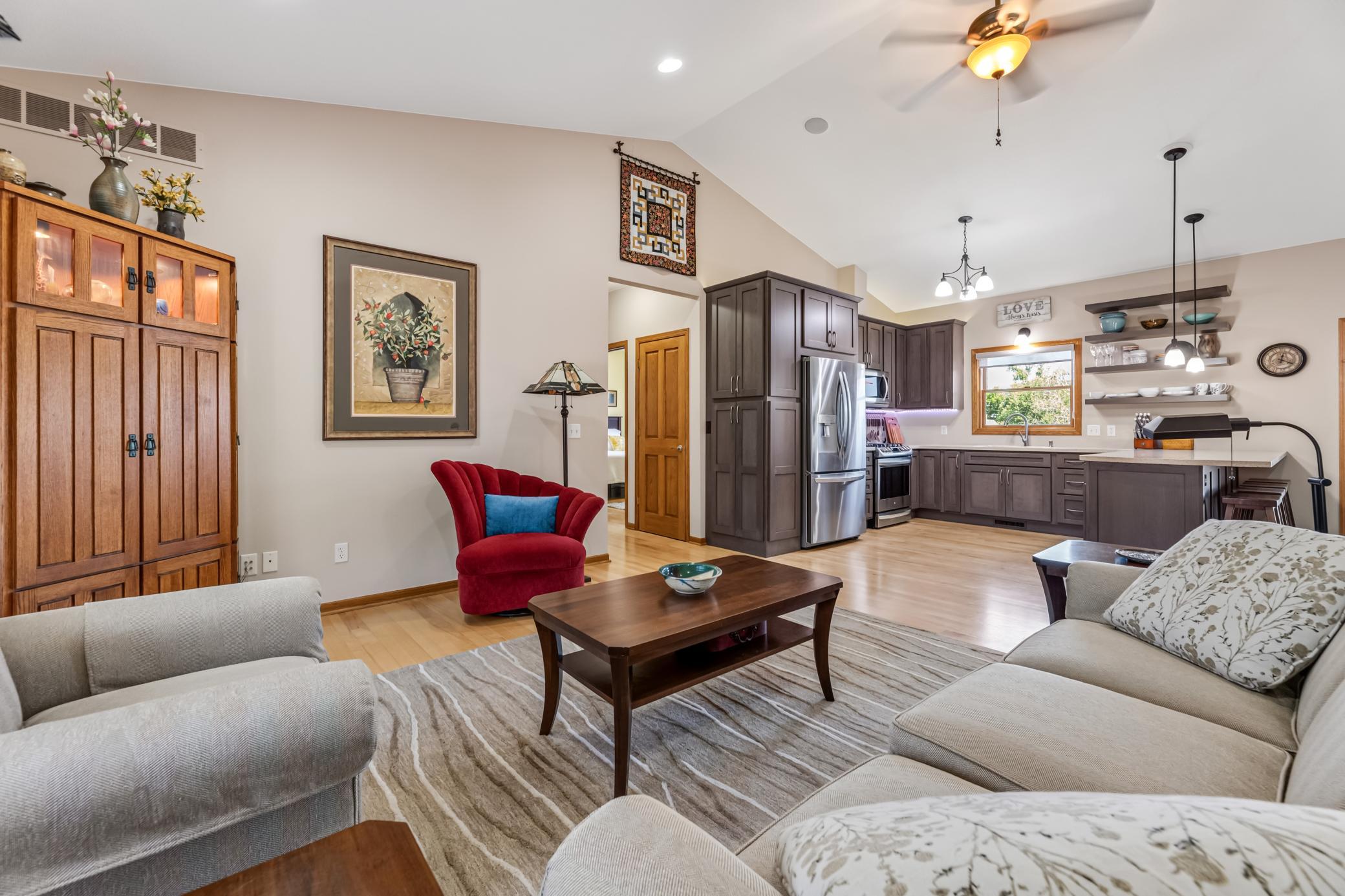 329 2nd Street E Property Photo 5