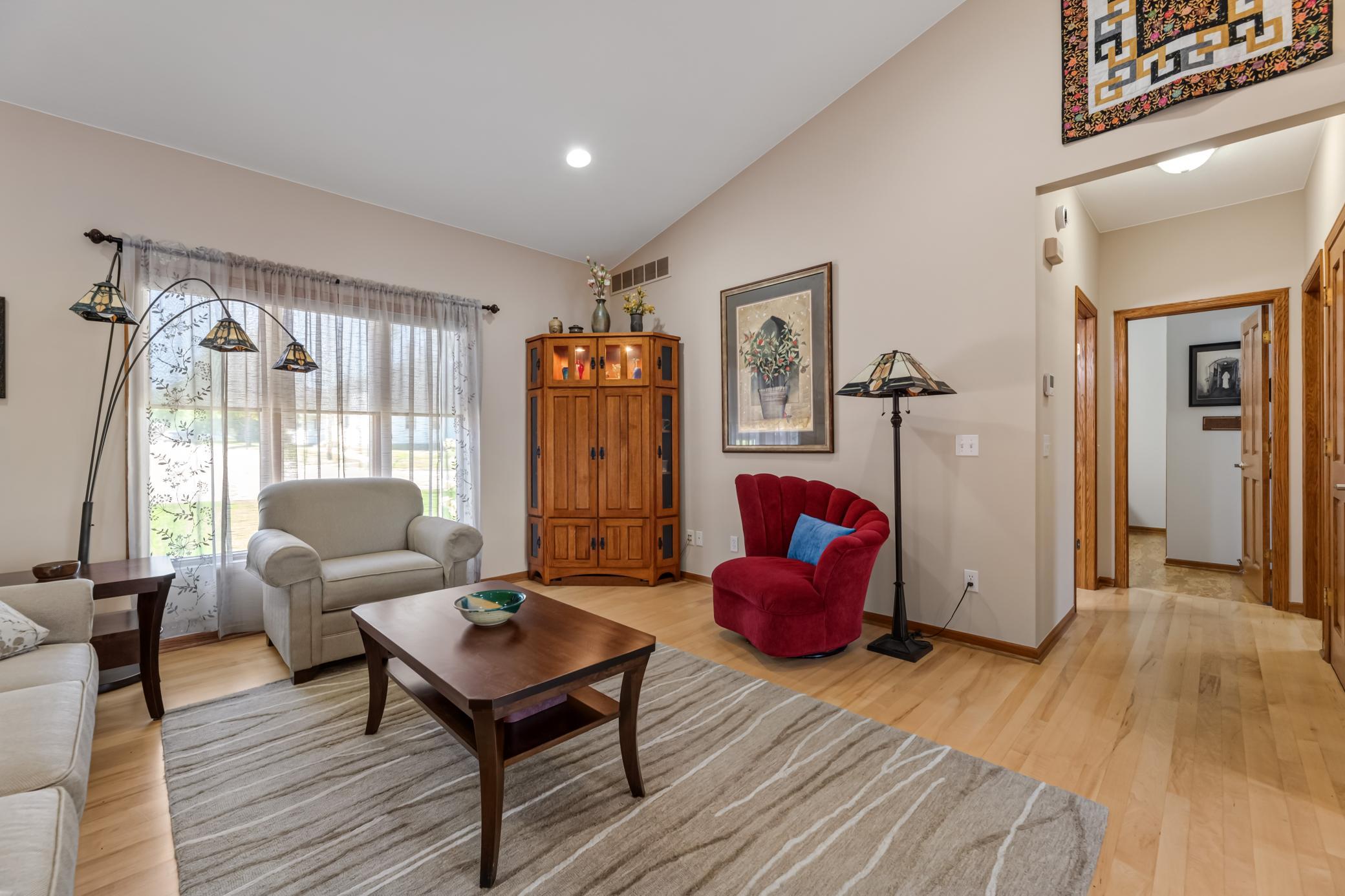 329 2nd Street E Property Photo 6