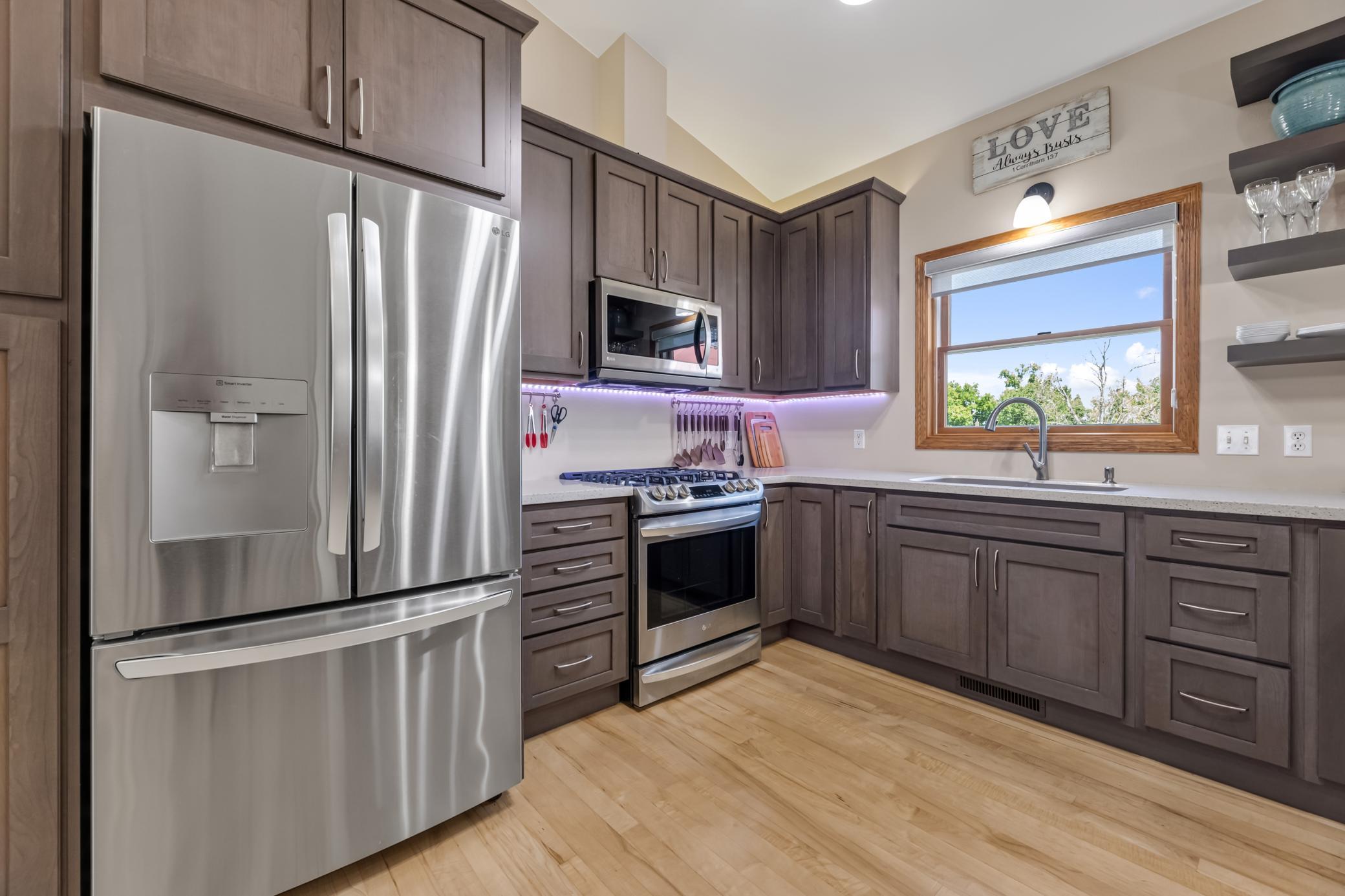329 2nd Street E Property Photo 8