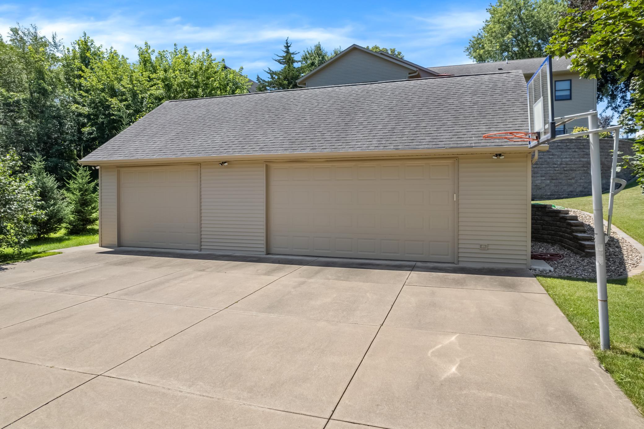 329 2nd Street E Property Photo 28