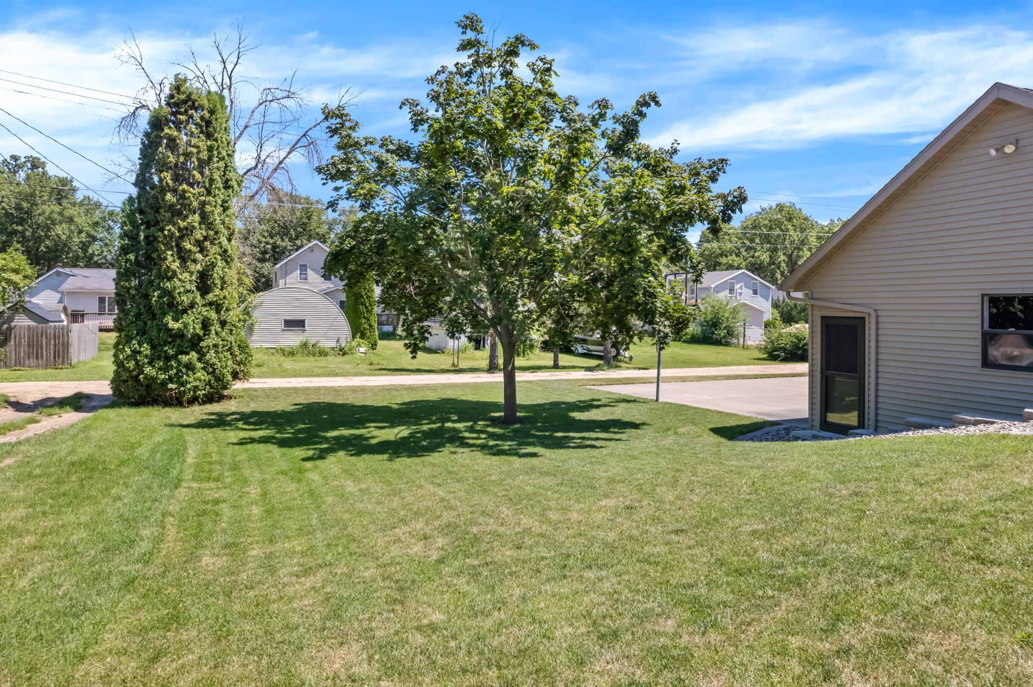 329 2nd Street E Property Photo 32