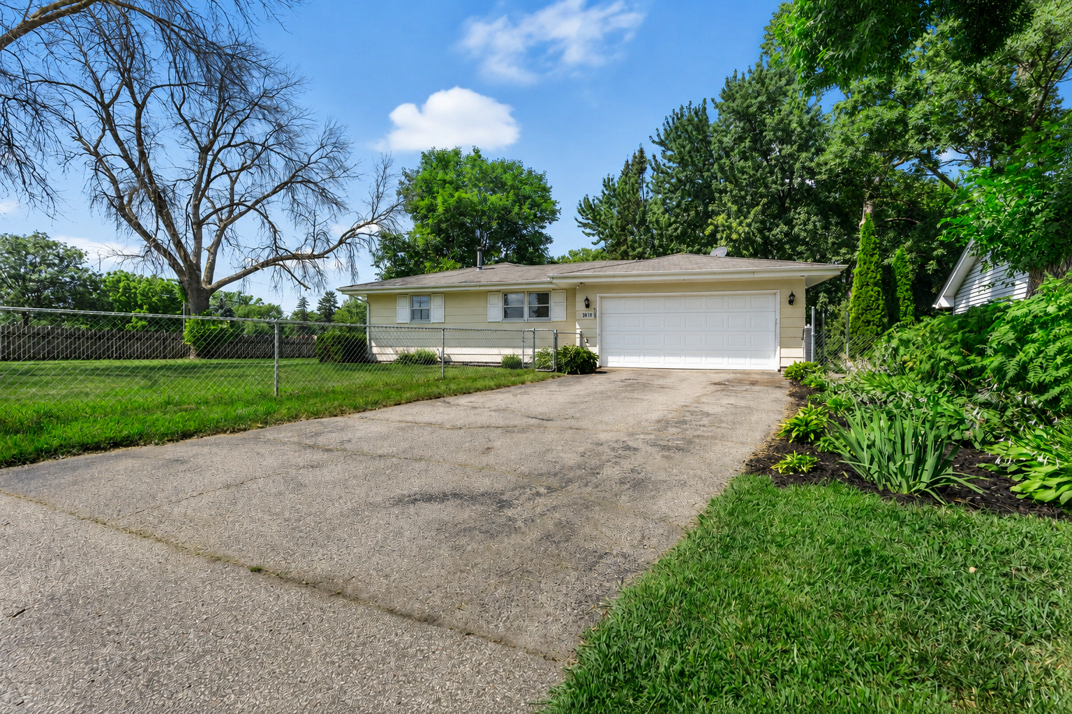 3818 W 103rd Street Property Photo 4