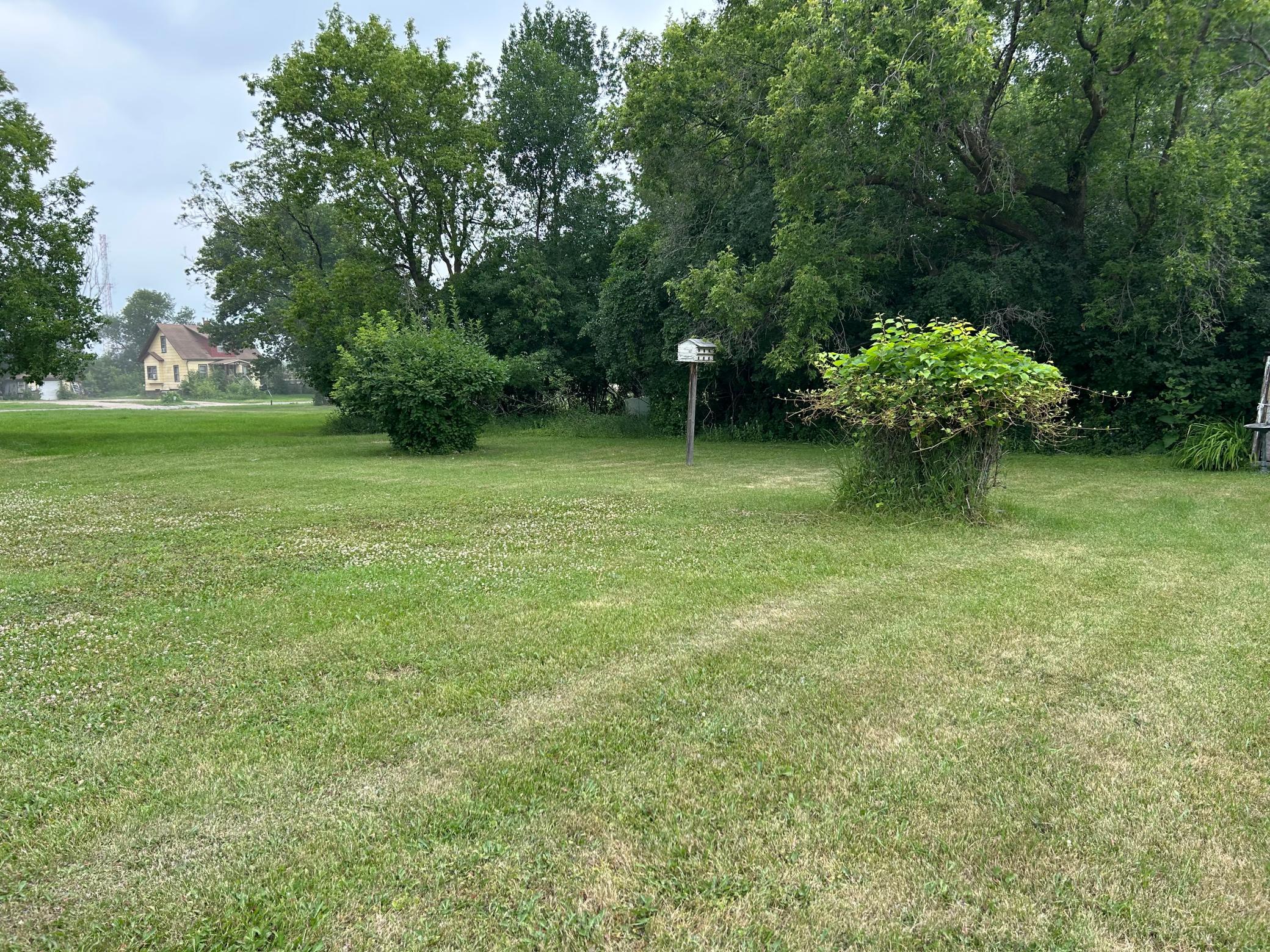601 11th Street E Property Photo 13